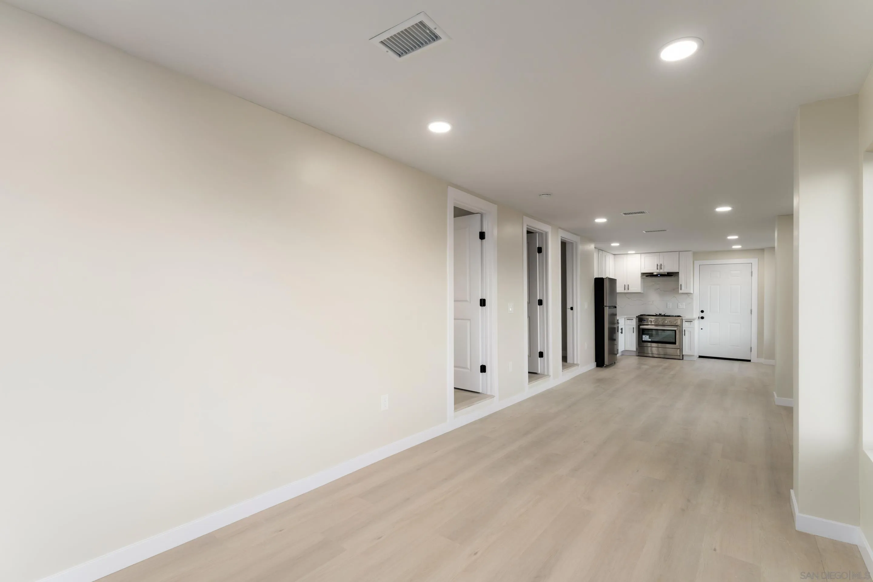 https://cdn.realtyfeed.com/cdn/127/250039945/cfed610f70e8ad4a46303e5b3ac2fa98.webp
