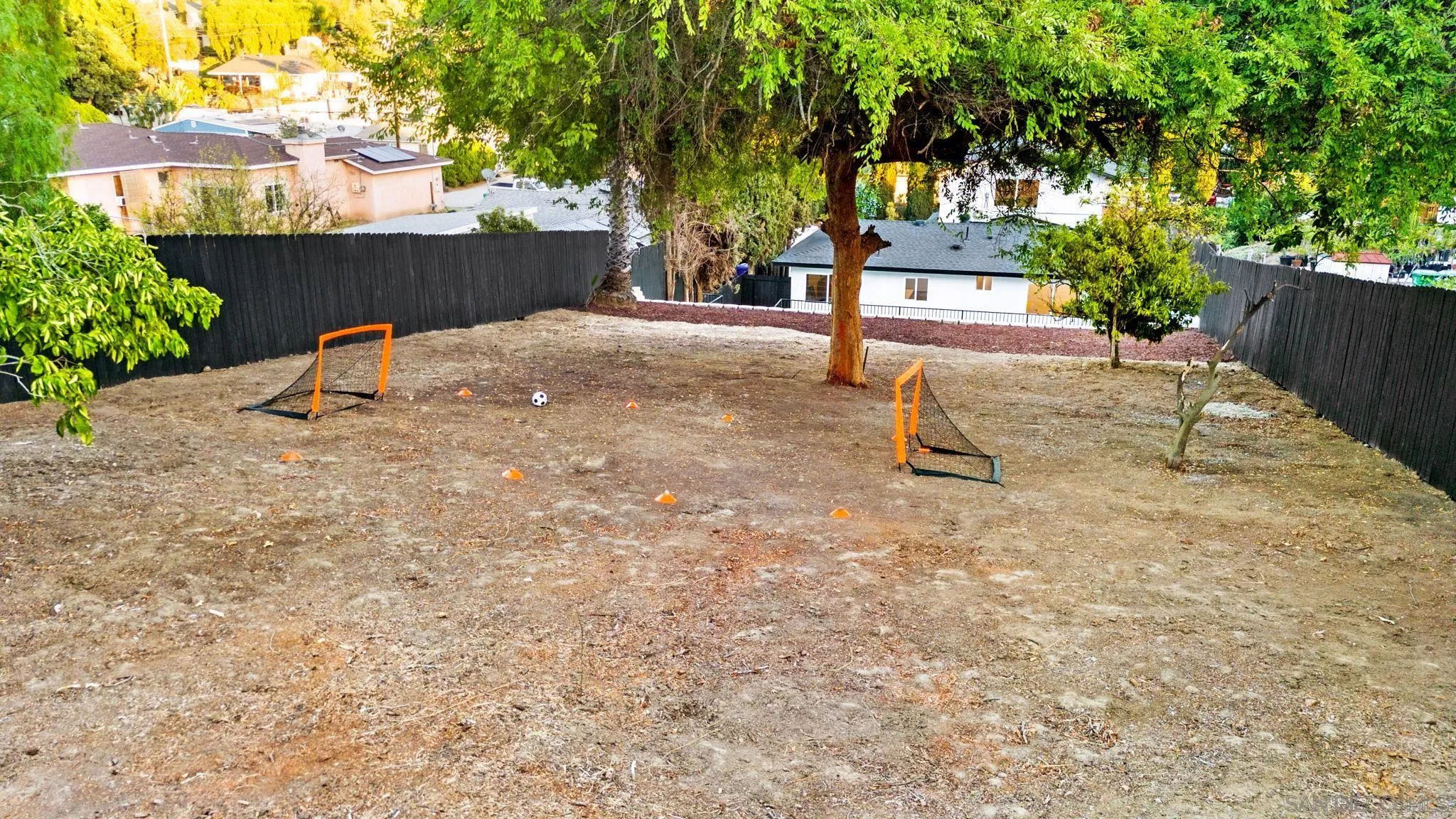 https://cdn.realtyfeed.com/cdn/127/250039948/42cdefffd6e3871c7b7c0836d0759558.webp