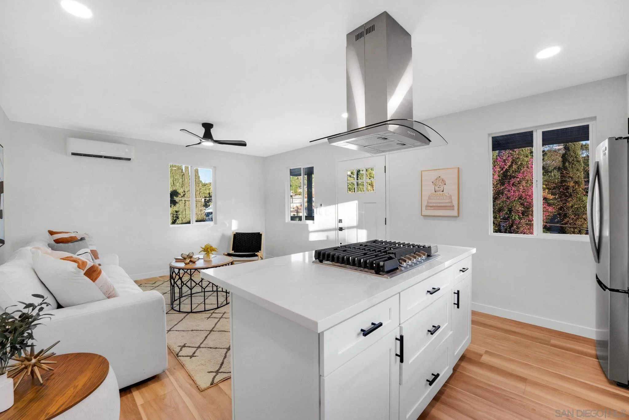 https://cdn.realtyfeed.com/cdn/127/250039948/be1c5b18c78e9b9105cd211e3a78ec87.webp