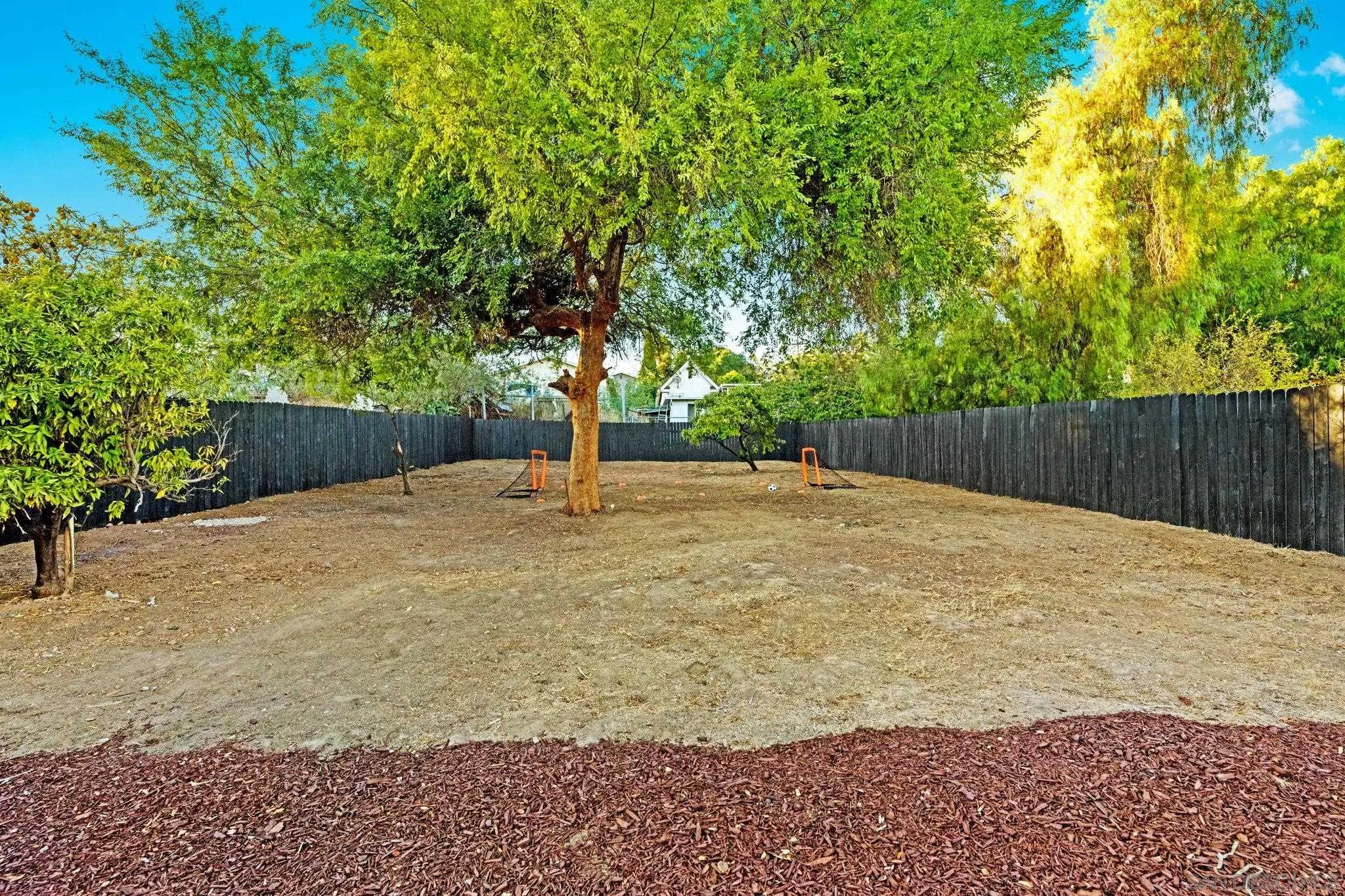 https://cdn.realtyfeed.com/cdn/127/250039948/ff33961e74a2217fde981948e53a3f98.webp