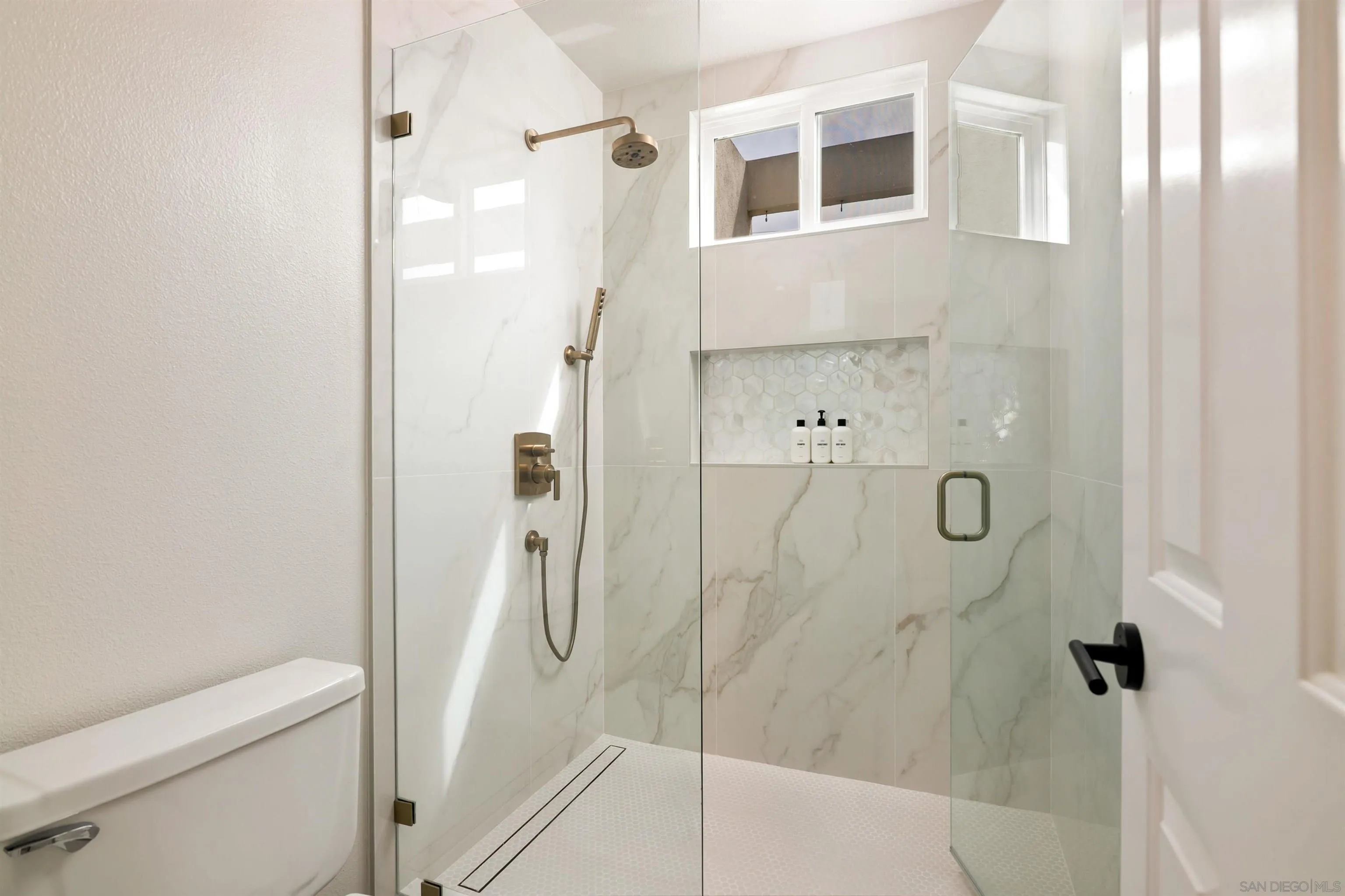 Photo #35: 250039949 Listing: Photo #35