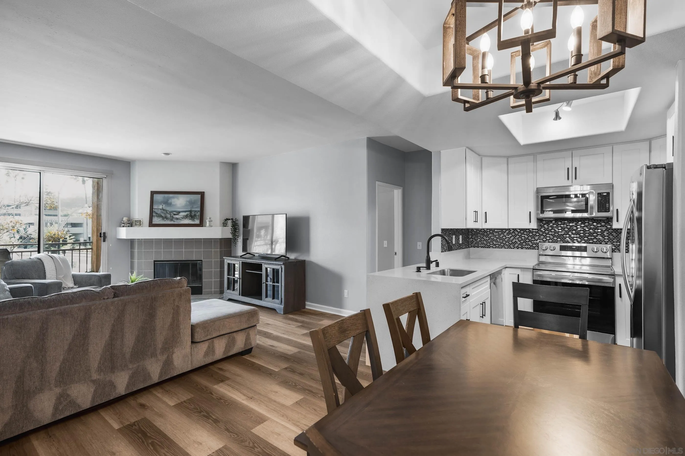 Photo #5: 250039952 Listing 