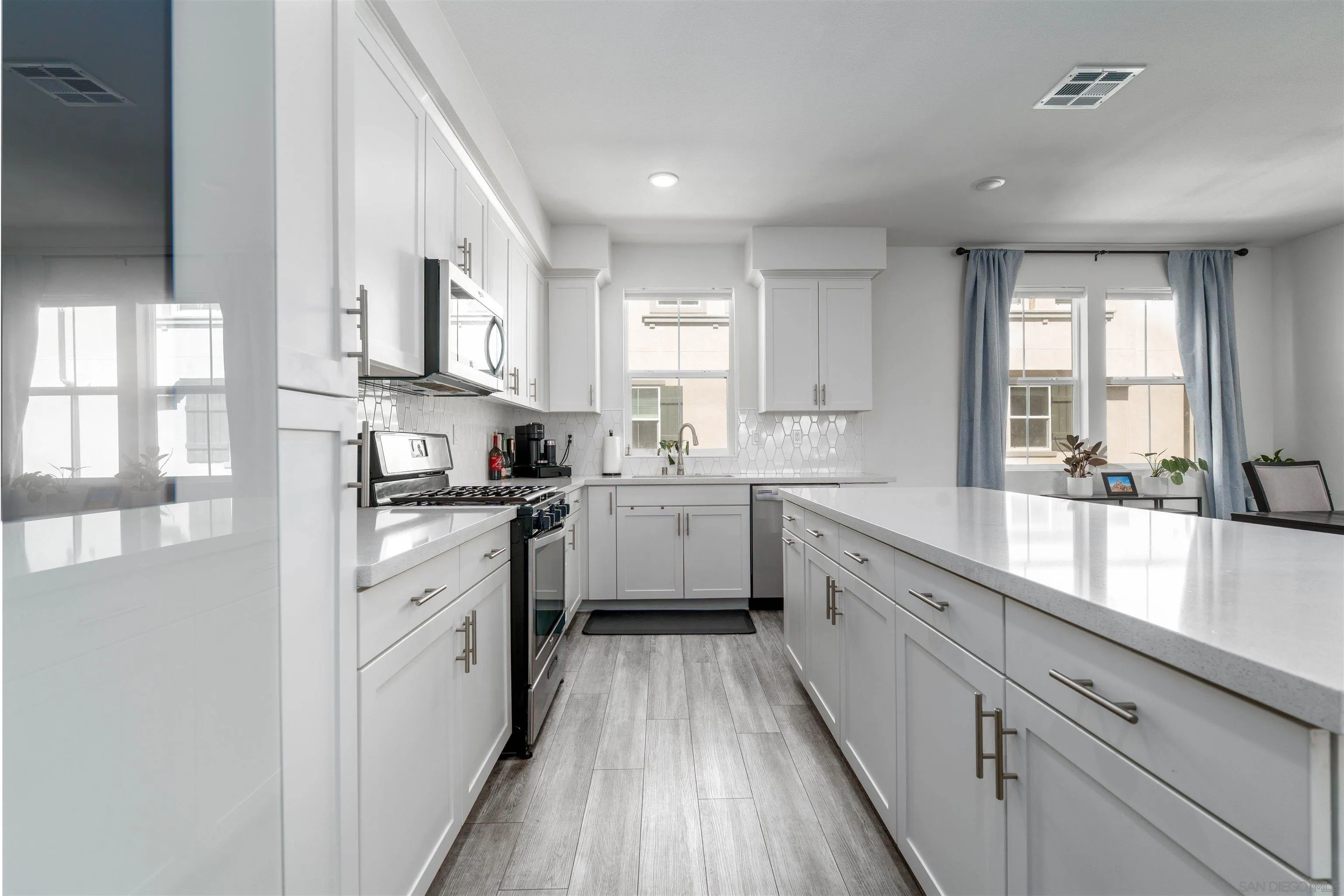 Photo #10: 250039965 Listing: Photo #10