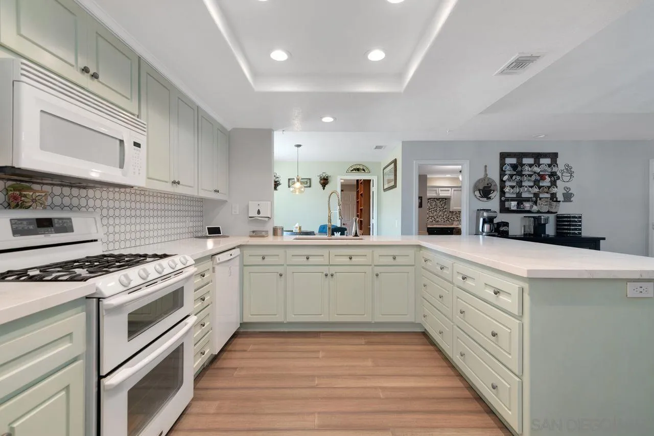 https://cdn.realtyfeed.com/cdn/127/250039966/098e81c75bdcf74d1911cbbbf43a8f73.webp