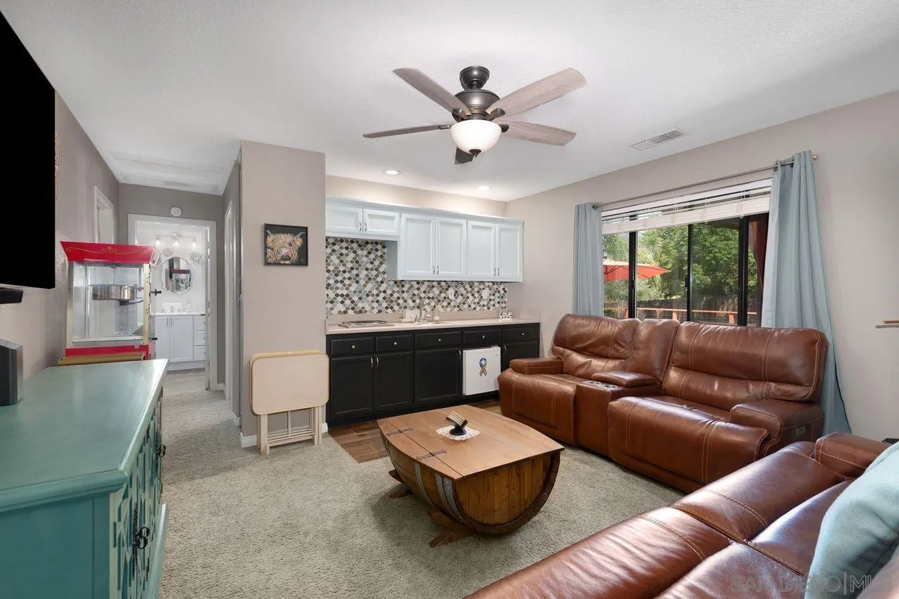 https://cdn.realtyfeed.com/cdn/127/250039966/1eac56665bd632015ff4862c41e38c0b.webp