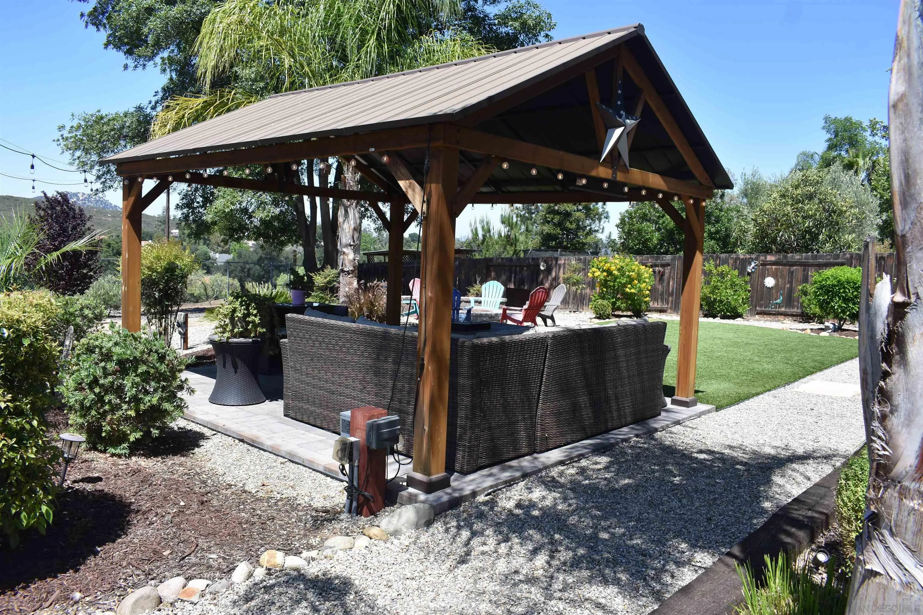 https://cdn.realtyfeed.com/cdn/127/250039966/406f6dba86cd05b3631cb6fc1bddb809.webp