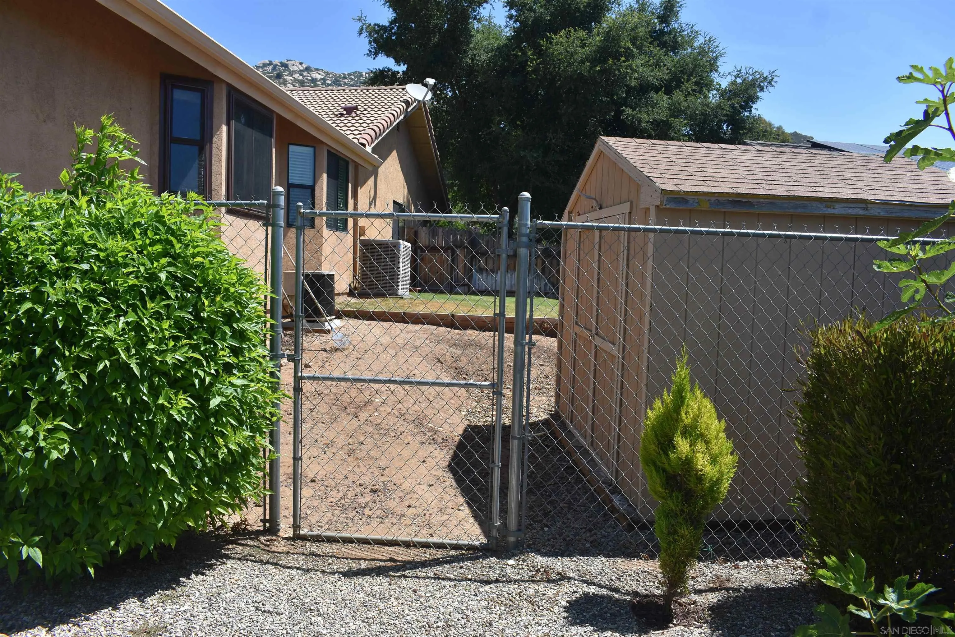 https://cdn.realtyfeed.com/cdn/127/250039966/98f4a637bb8a5d34a5bbf7e7ebde3ff6.webp