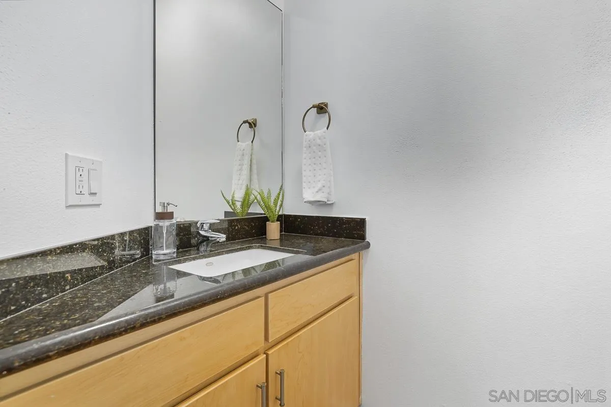 https://cdn.realtyfeed.com/cdn/127/250039967/0e65f1b67c1d8447e5ba580e97833e2d.webp