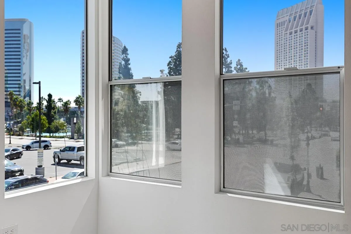 https://cdn.realtyfeed.com/cdn/127/250039967/c1a7d38a1be63758ff1e108f5d4b4ddc.webp