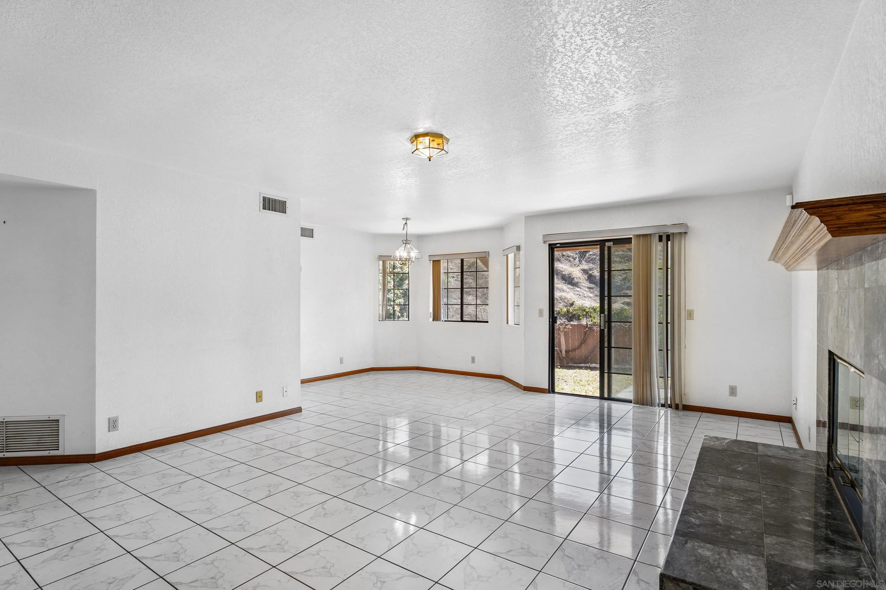 https://cdn.realtyfeed.com/cdn/127/250039973/6eef037ab1f6ca556c6ccb80bb29b814.webp