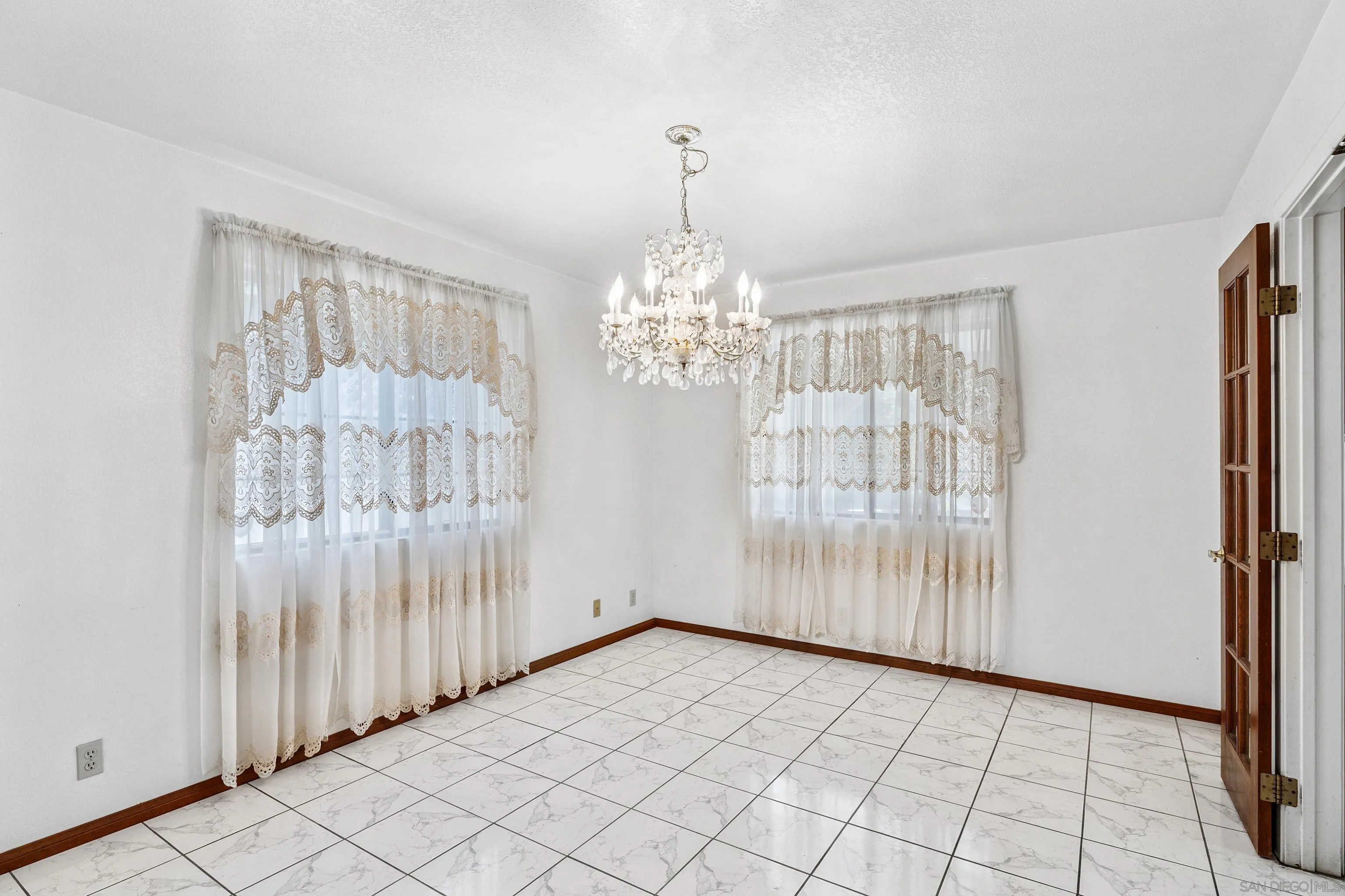 https://cdn.realtyfeed.com/cdn/127/250039973/e3dc98cd6a6e5a60c74e33c7fc73994d.webp