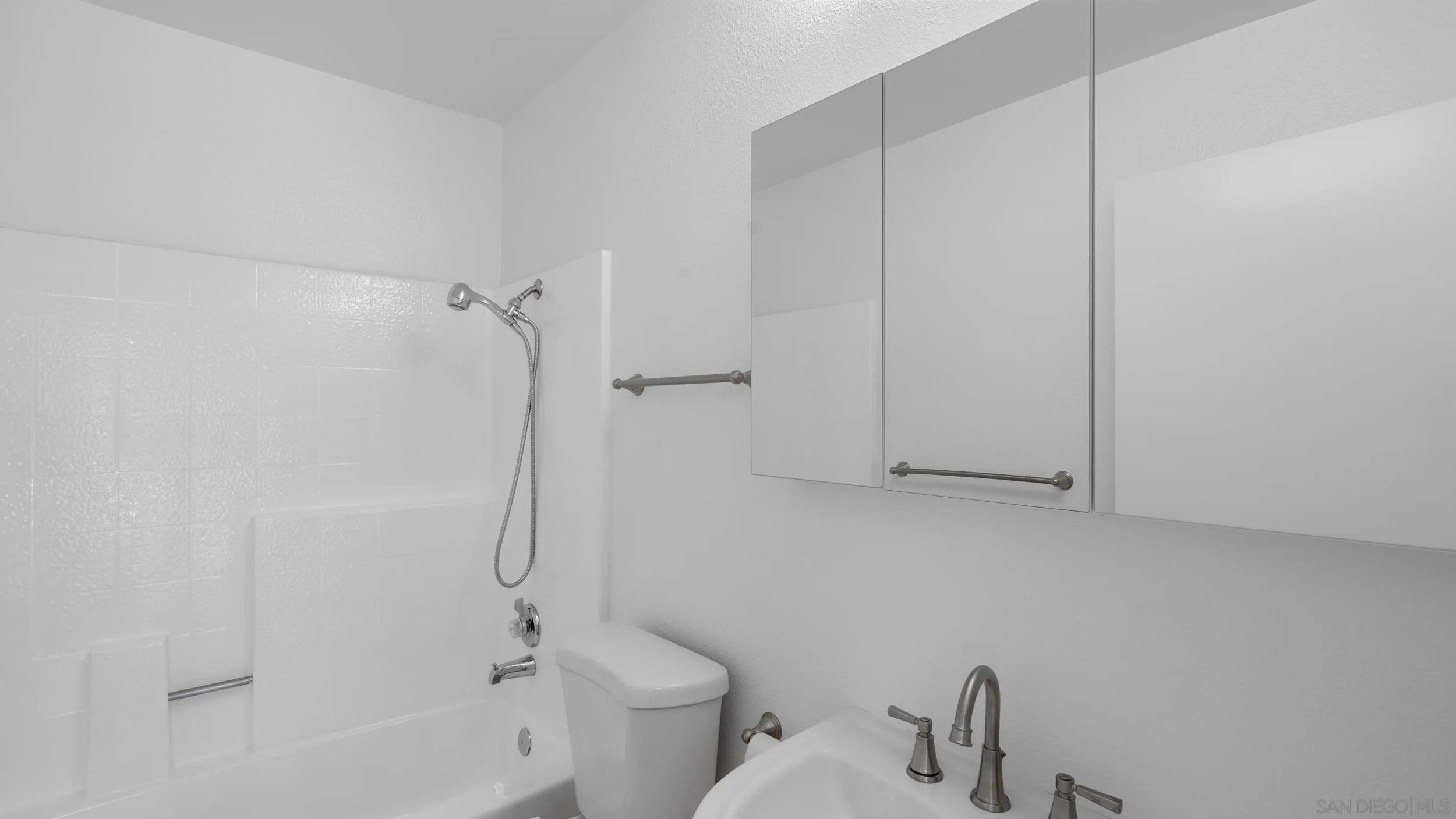 Photo #16: 250039974 Listing: Photo #16