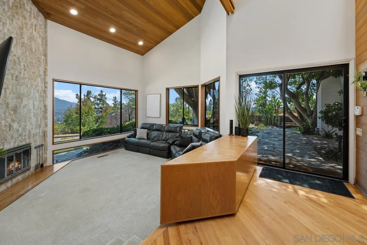 https://cdn.realtyfeed.com/cdn/127/250039978/02cd1e68ba02640d2ef9a4ebb5bf42a0.webp