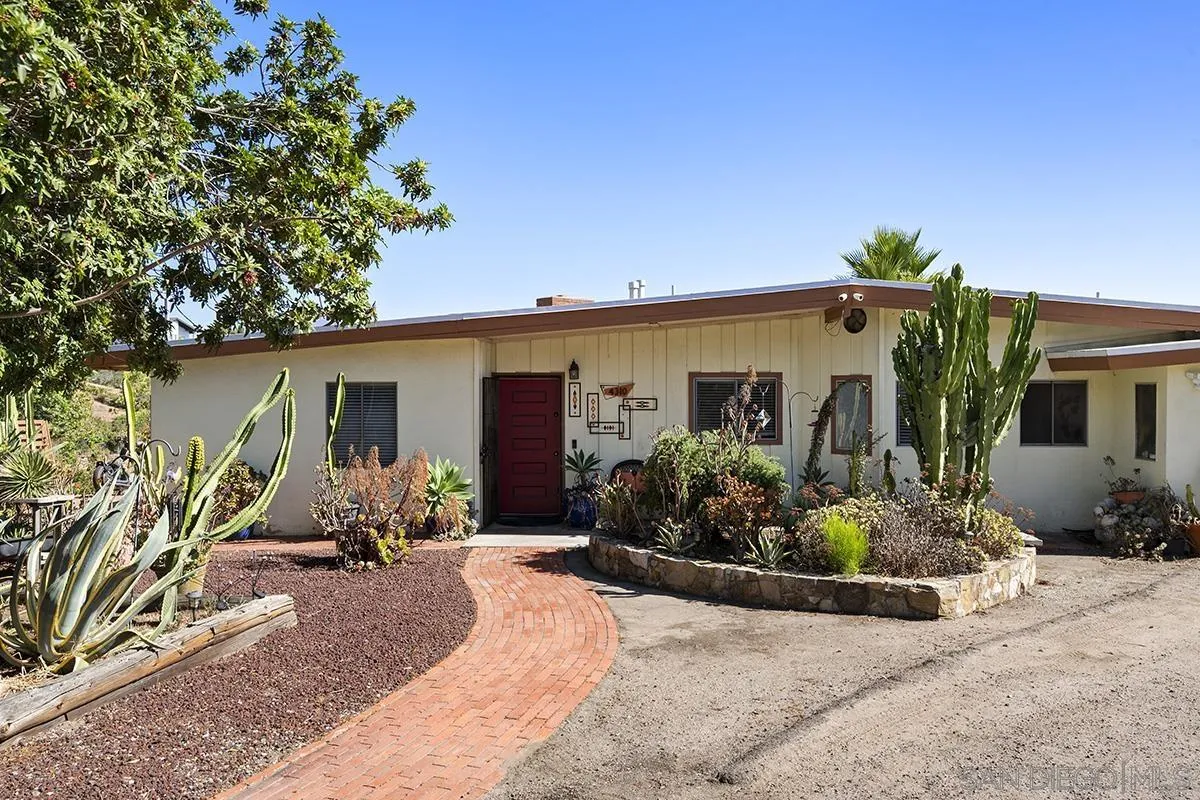 https://cdn.realtyfeed.com/cdn/127/250039980/175e8e968654c57f3dbf29f28557c726.webp