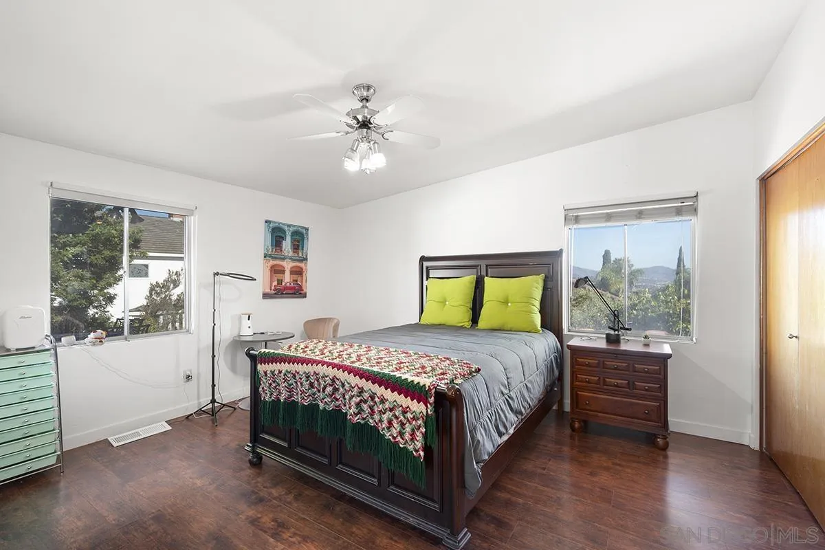 https://cdn.realtyfeed.com/cdn/127/250039980/1e80444bc23e8039affe6c6649e779e8.webp