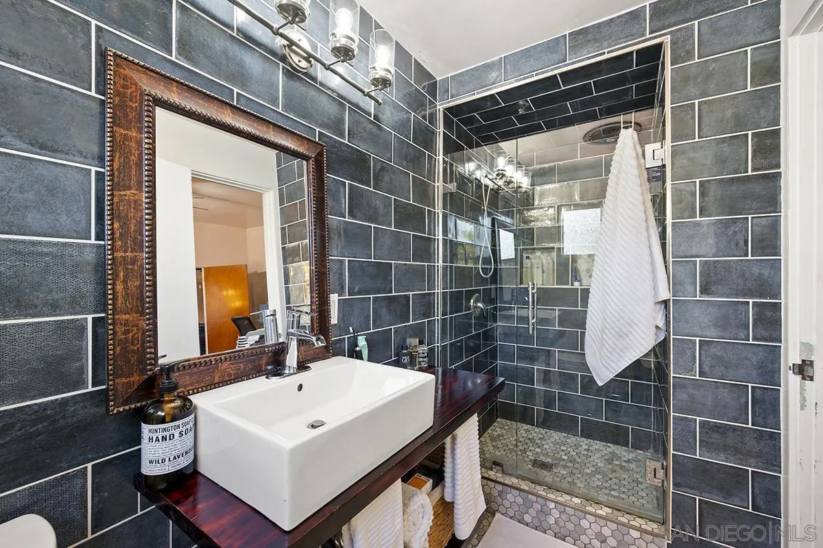 https://cdn.realtyfeed.com/cdn/127/250039980/656ca84f88e421fcf8c346d06ec7bb80.webp
