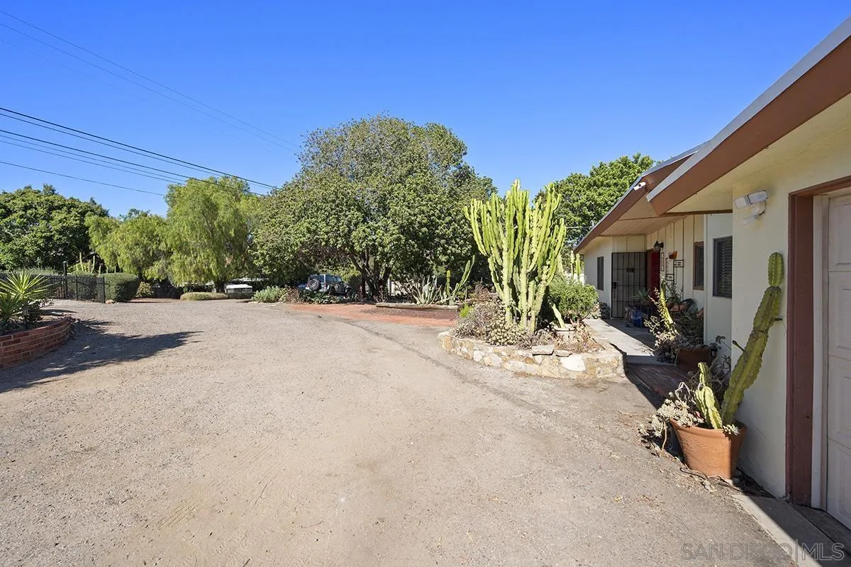 https://cdn.realtyfeed.com/cdn/127/250039980/7a3ca51af1fbf9c0f0516b5d9468e239.webp