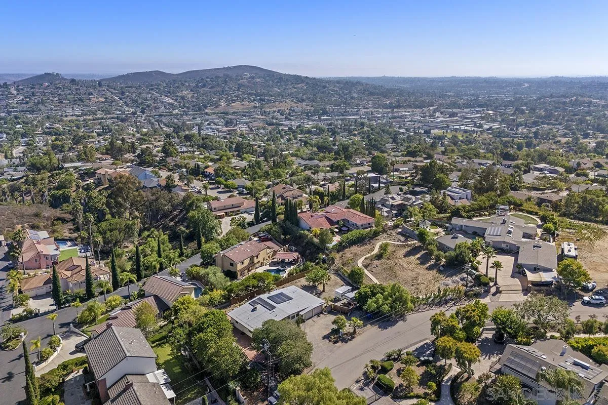 https://cdn.realtyfeed.com/cdn/127/250039980/7c11049bfbac6b3398f8abb40dbe13ee.webp