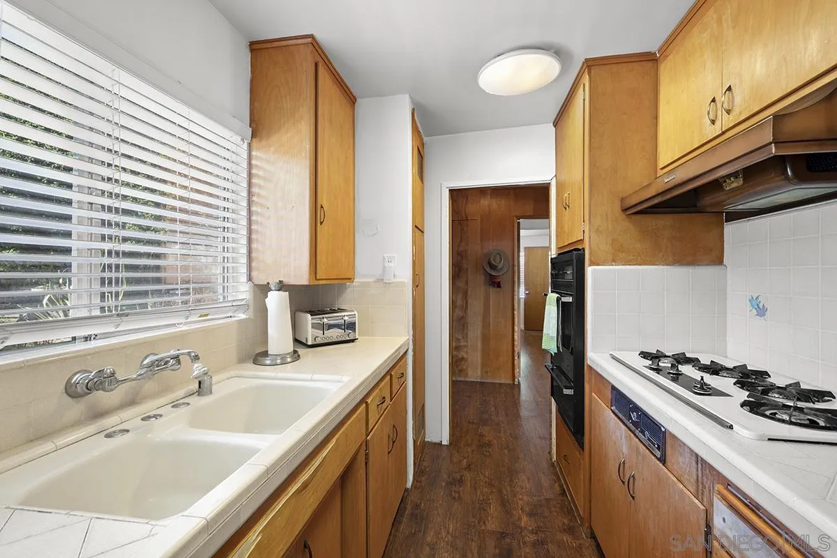 https://cdn.realtyfeed.com/cdn/127/250039980/93c82f9e54112f5475f3776d5030df6e.webp
