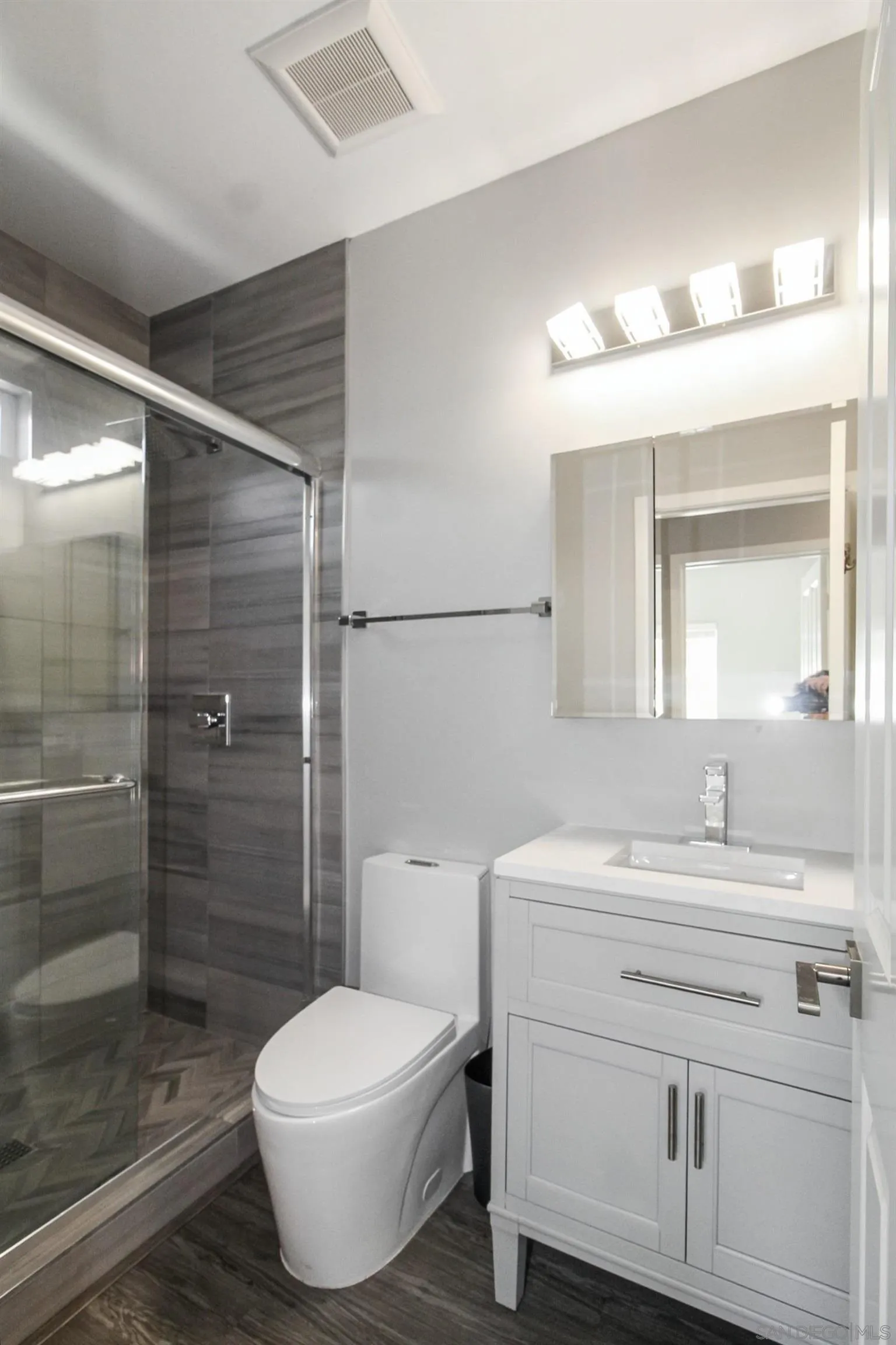 https://cdn.realtyfeed.com/cdn/127/250039981/7c549ab47c9c1a9bfc6b88233445f97f.webp