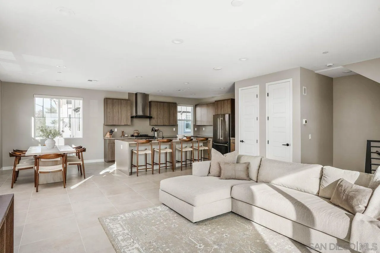 Photo #4: 250039982 Listing 