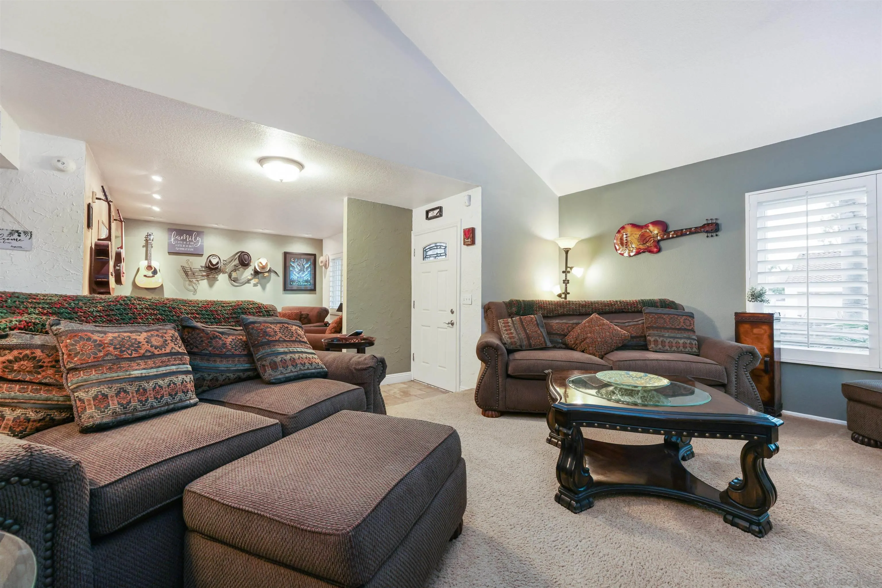 https://cdn.realtyfeed.com/cdn/127/250039986/2b0d9010f1f7e6d75925feaff698d9d6.webp