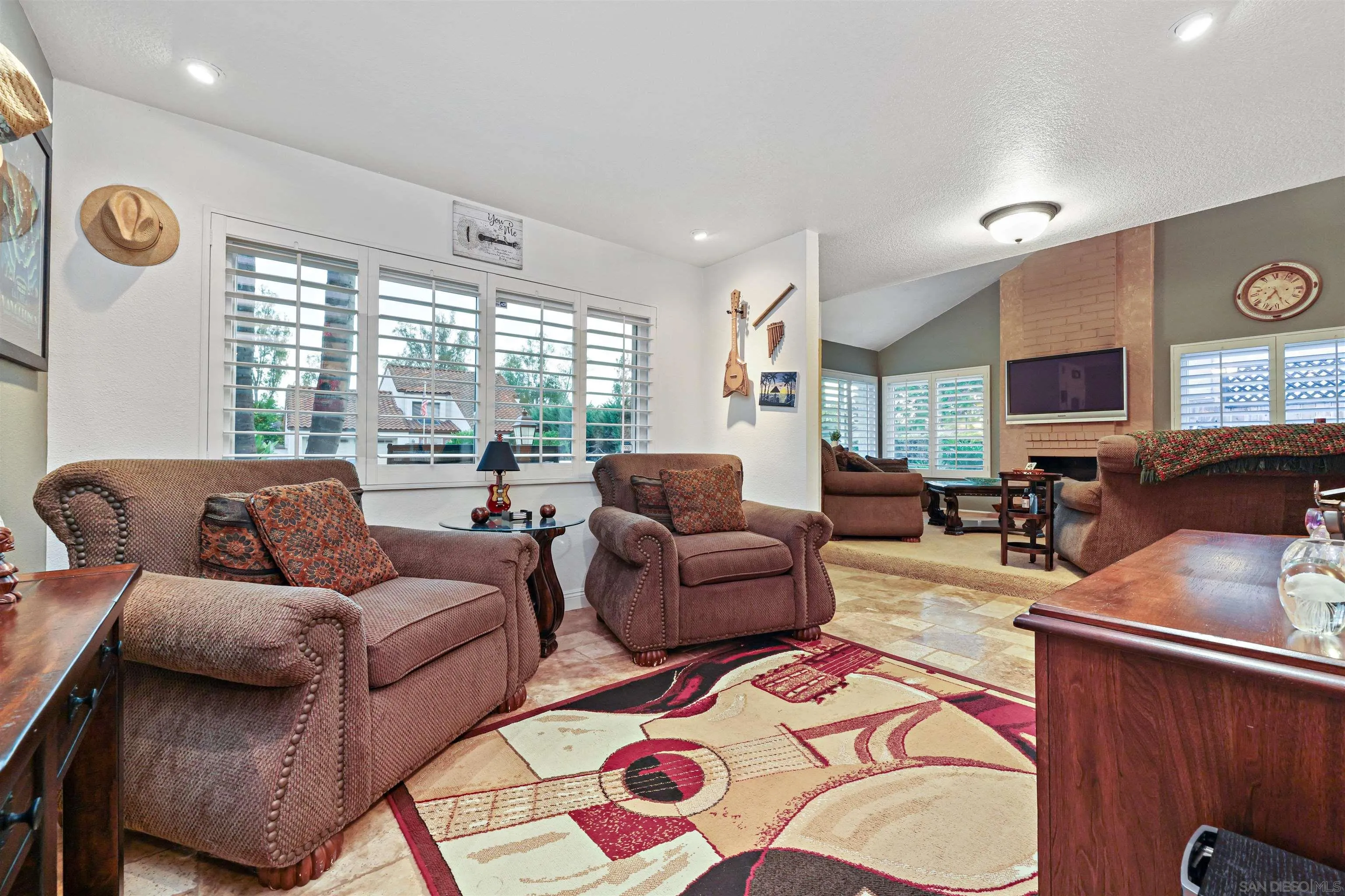 https://cdn.realtyfeed.com/cdn/127/250039986/44be6bba5e9b9c1f59bc17ce197e84cc.webp