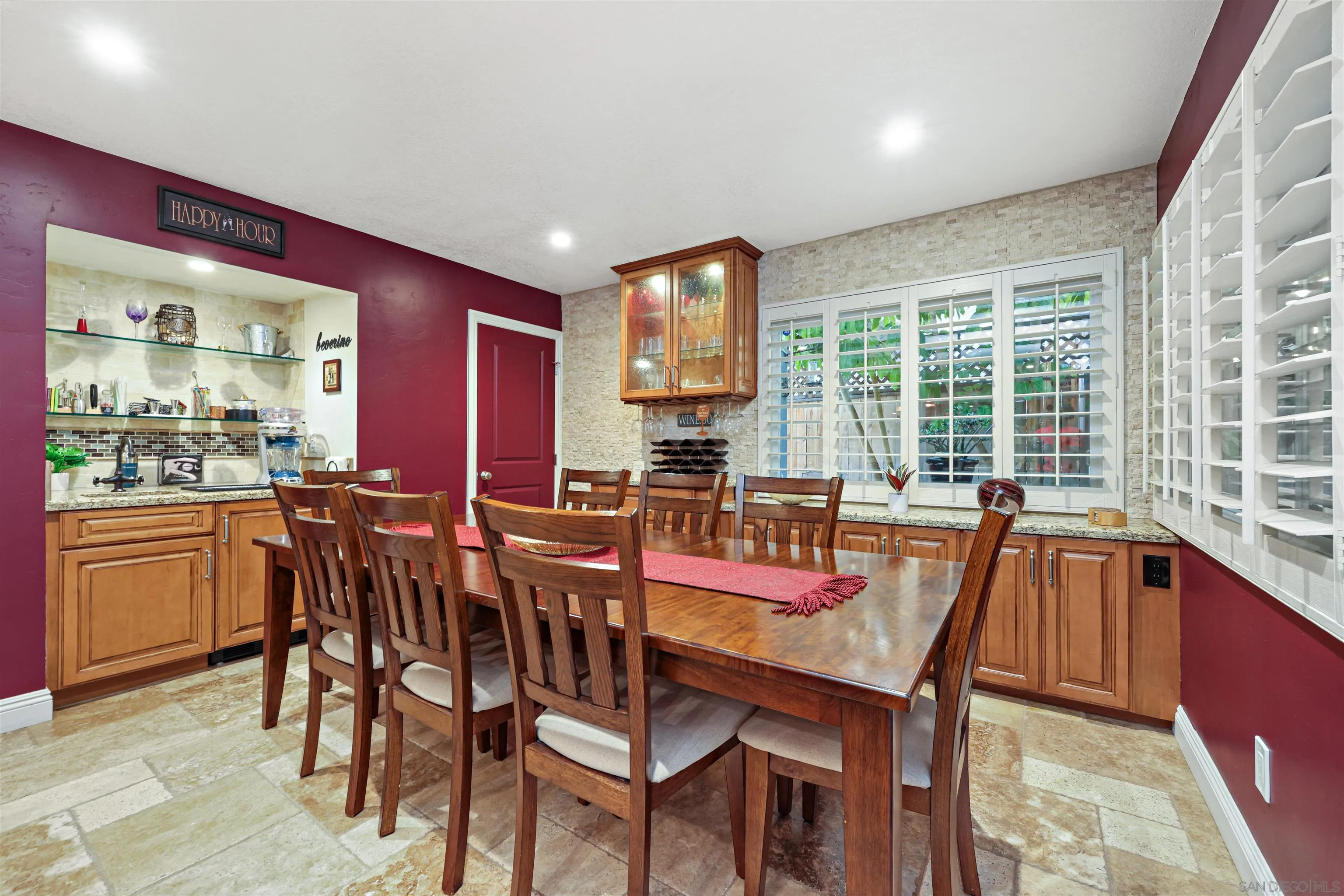 https://cdn.realtyfeed.com/cdn/127/250039986/82bc05a16c3f5372e926f05065e77799.webp