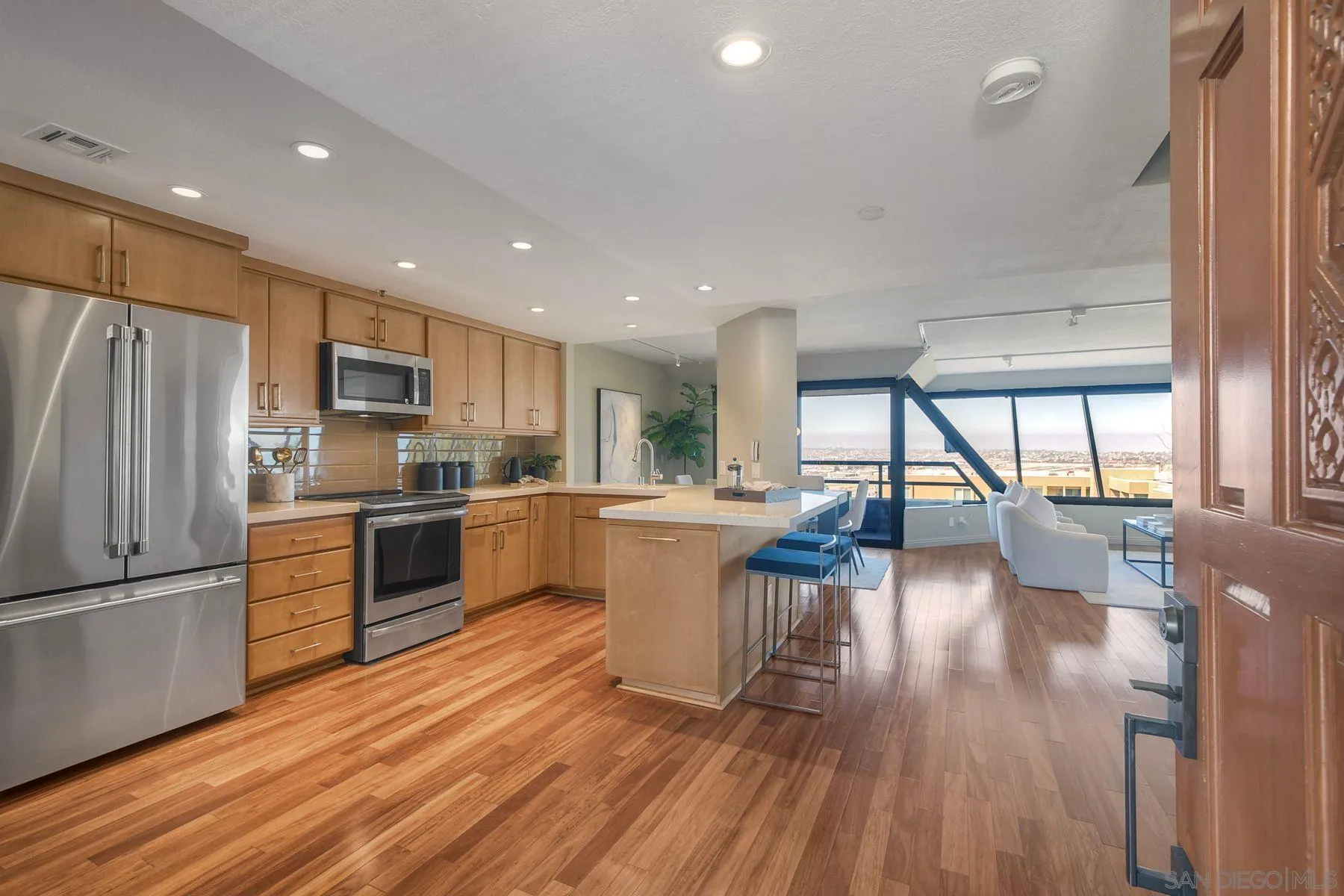 Photo #3: 250039990 Listing 