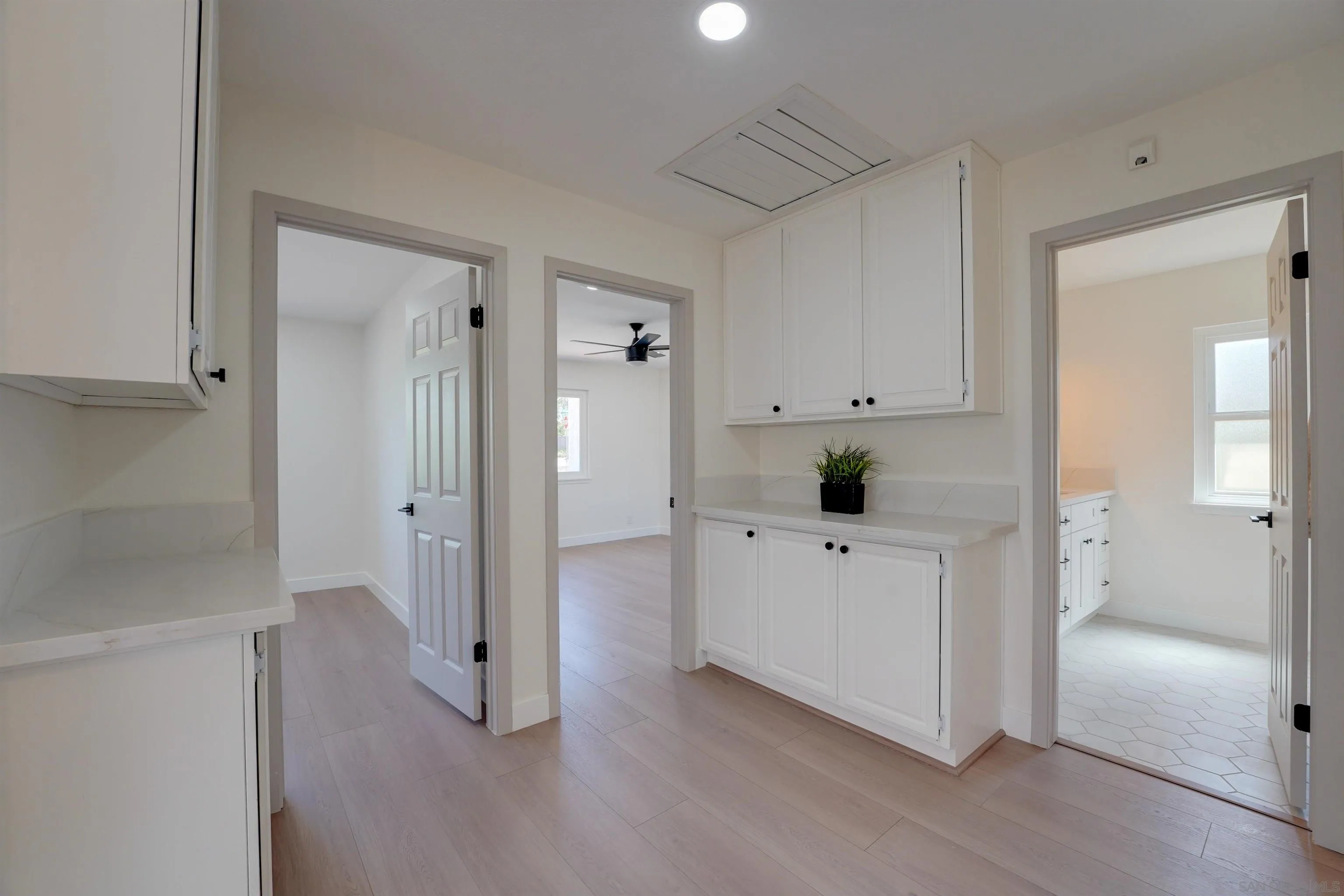 https://cdn.realtyfeed.com/cdn/127/250039991/07c36fc47727e57065b753a059630ca8.webp