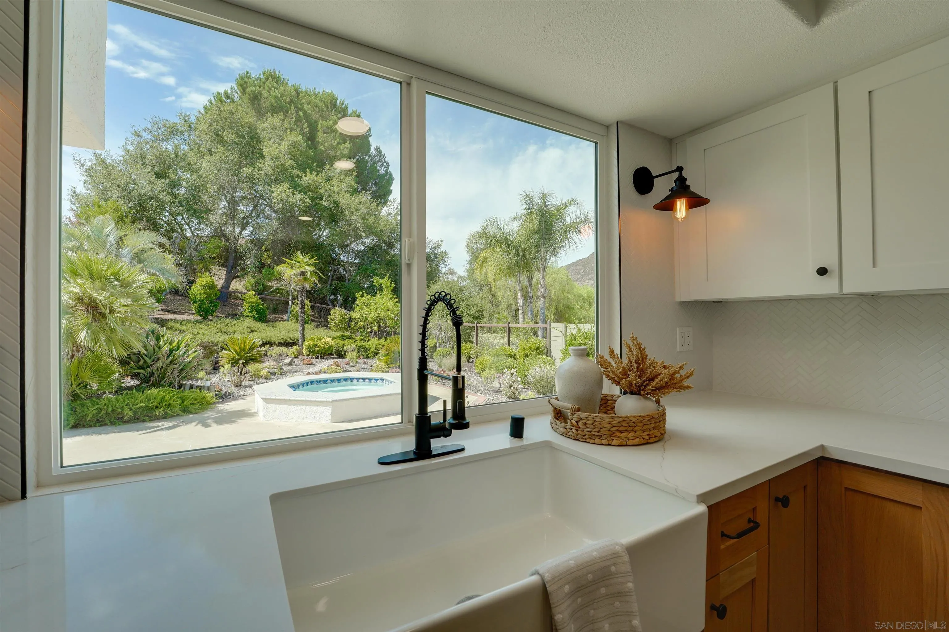 https://cdn.realtyfeed.com/cdn/127/250039991/173d6473d4fbb930187fc660d501f757.webp