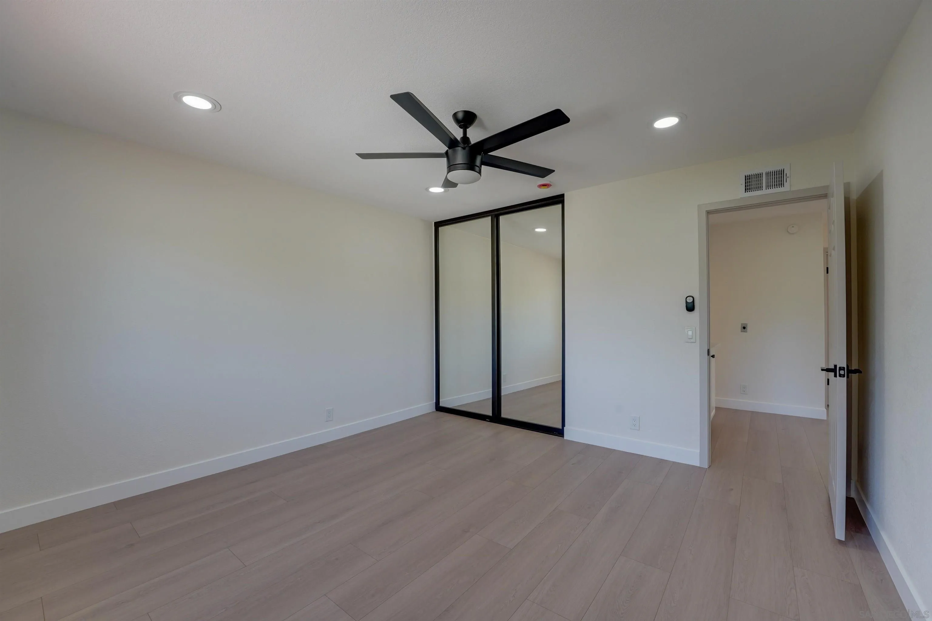 https://cdn.realtyfeed.com/cdn/127/250039991/599fca0d9b96edd9c7356fb1cadc8b99.webp