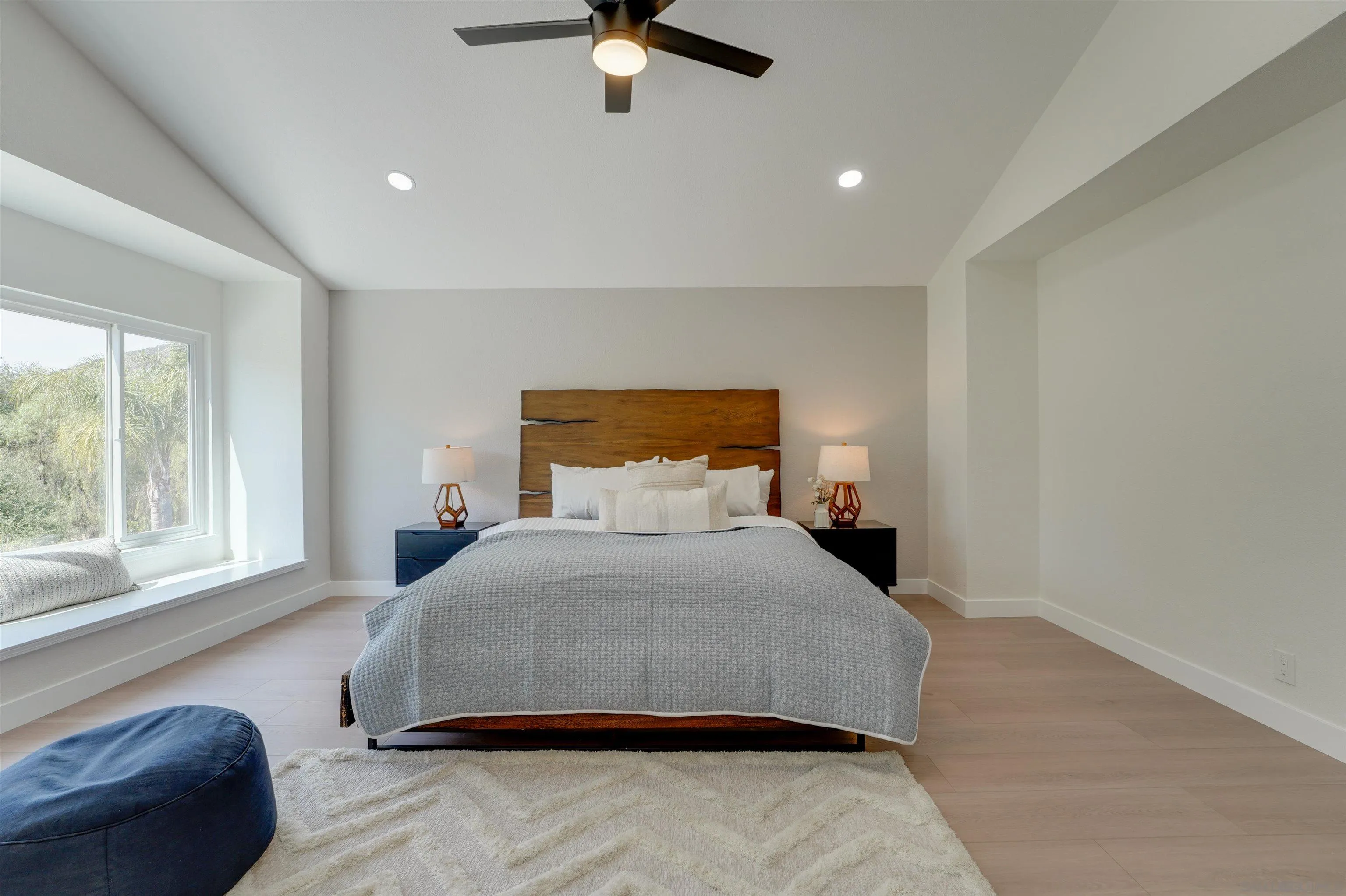 https://cdn.realtyfeed.com/cdn/127/250039991/6d6d8f96682b9840fd95b94e08e4601e.webp