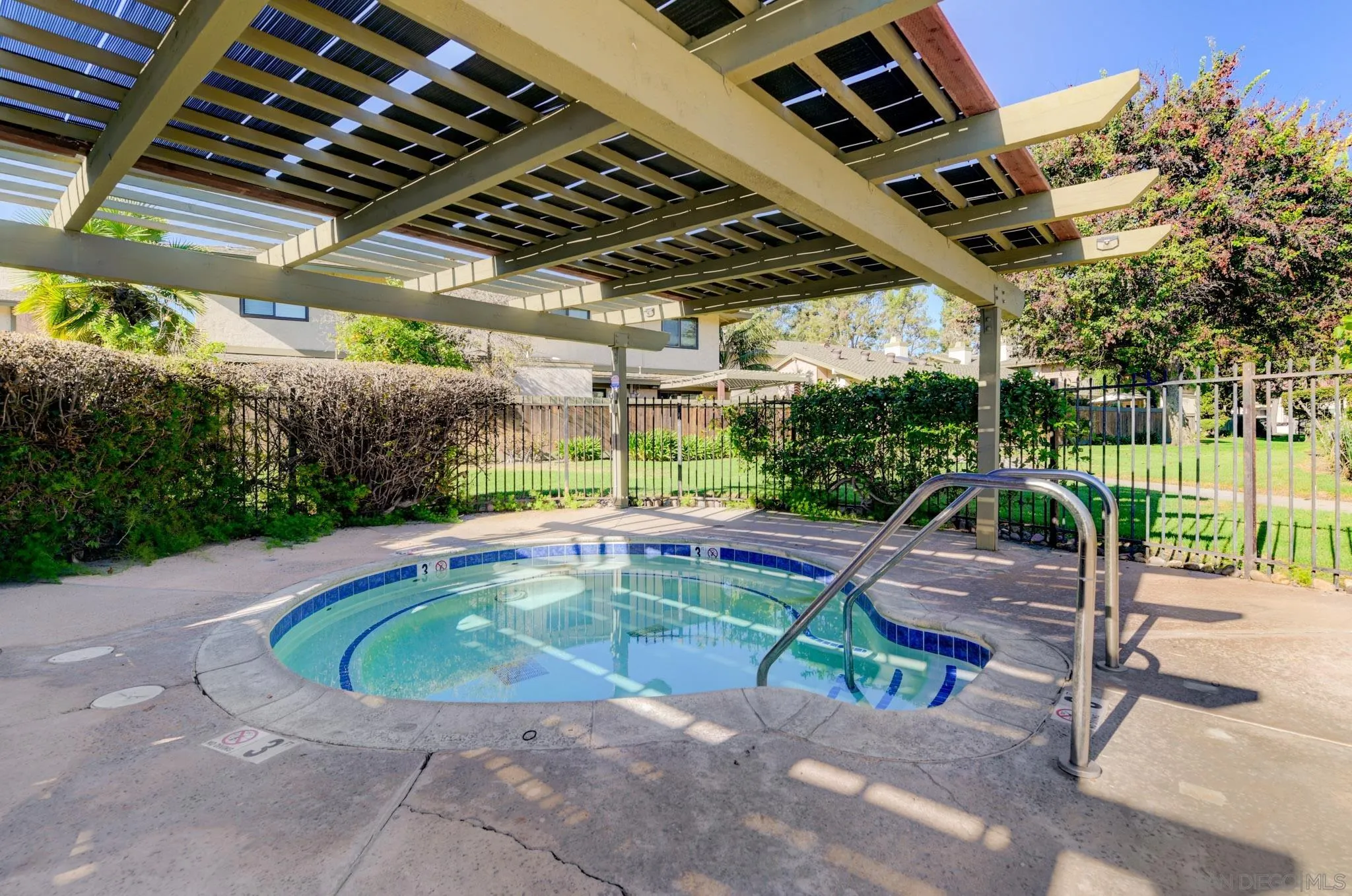 https://cdn.realtyfeed.com/cdn/127/250039993/481fedfe738f3c7682fa04034150de79.webp