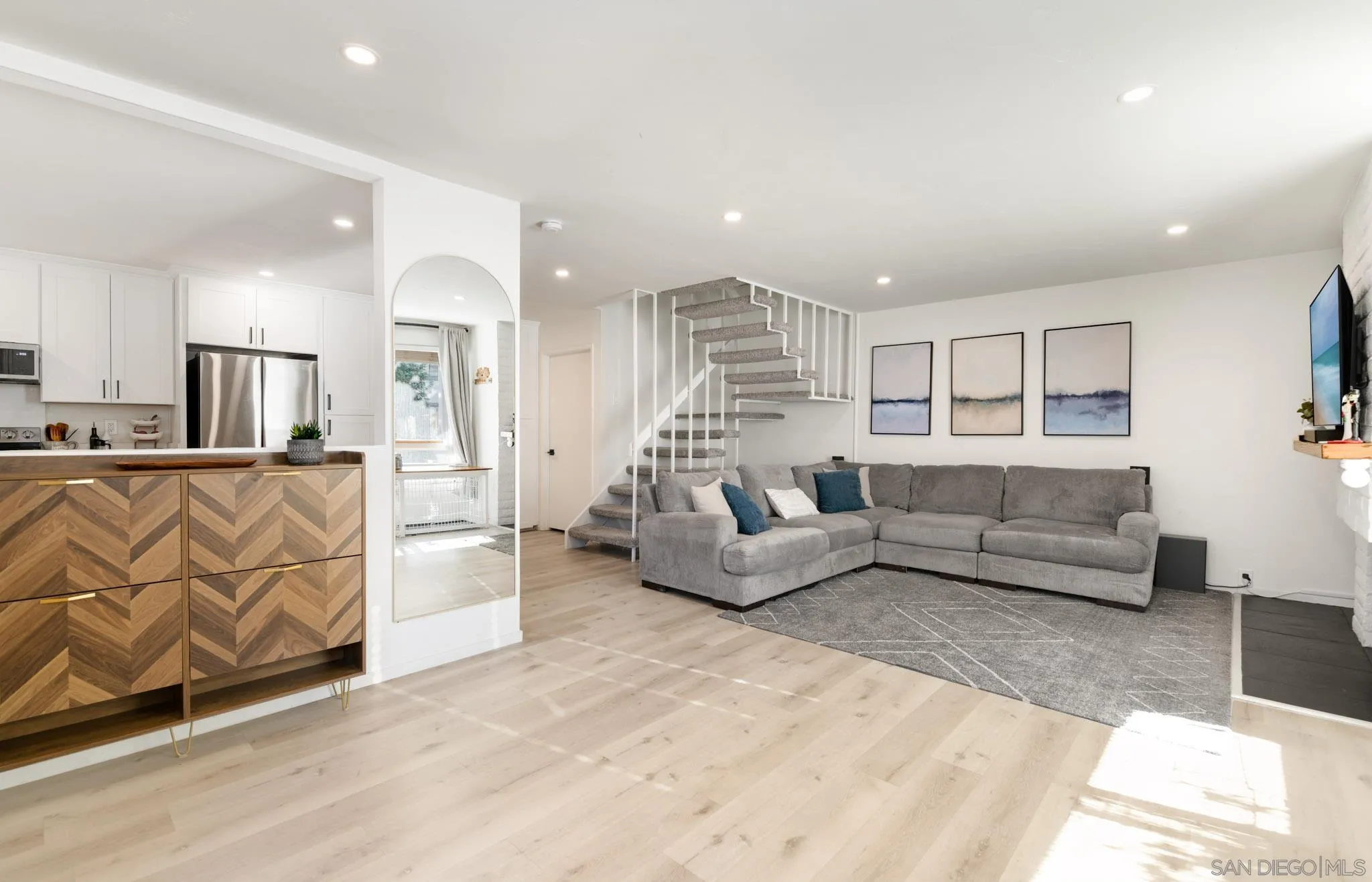 Photo #4: 250039993 Listing 