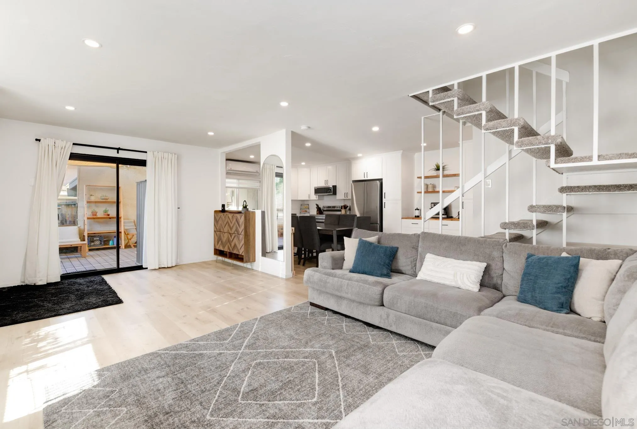 https://cdn.realtyfeed.com/cdn/127/250039993/bb6974dbb468cac6835fcdc0c5bf8694.webp