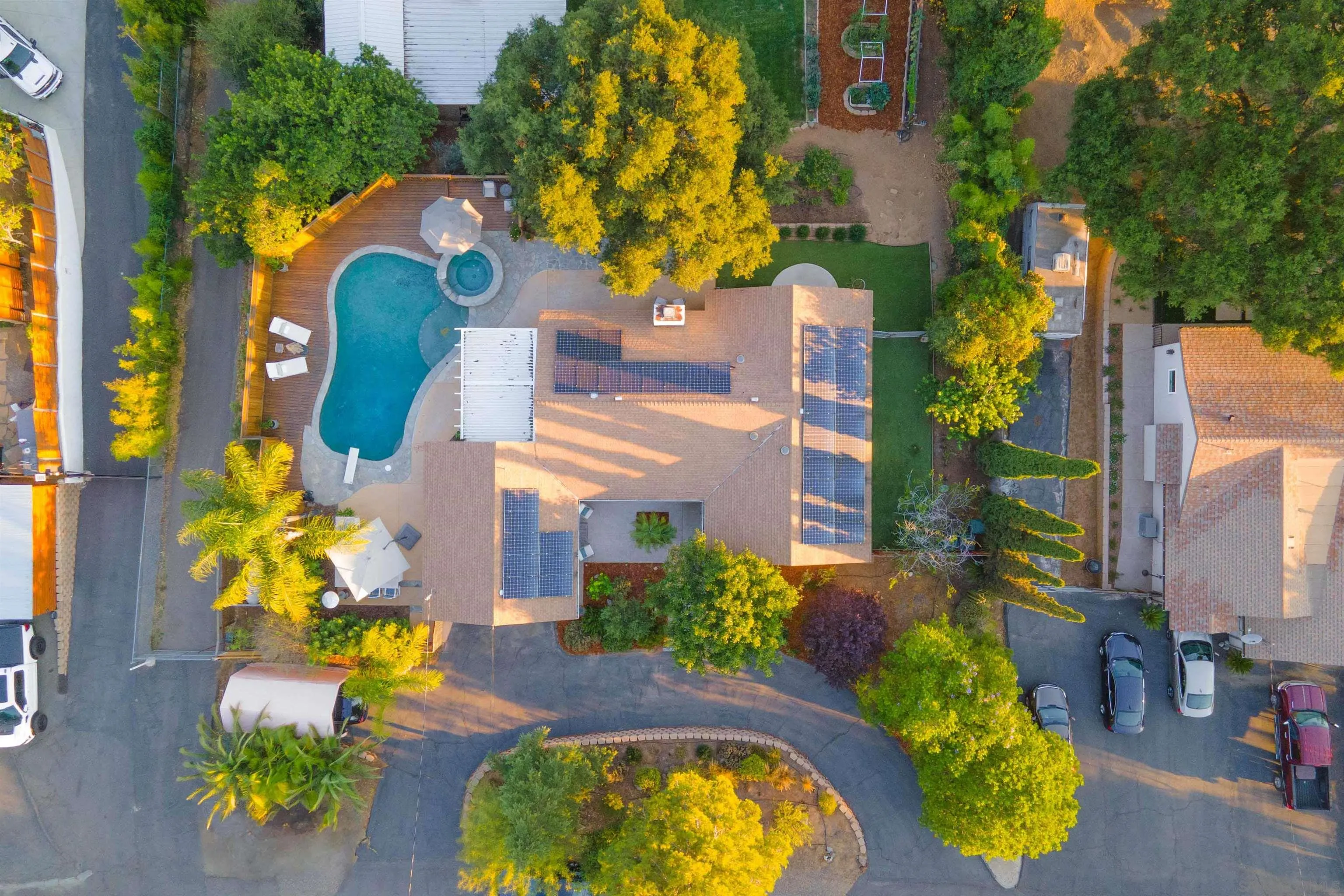 https://cdn.realtyfeed.com/cdn/127/250040001/2537f069c57a4439952039b0bd265b01.webp