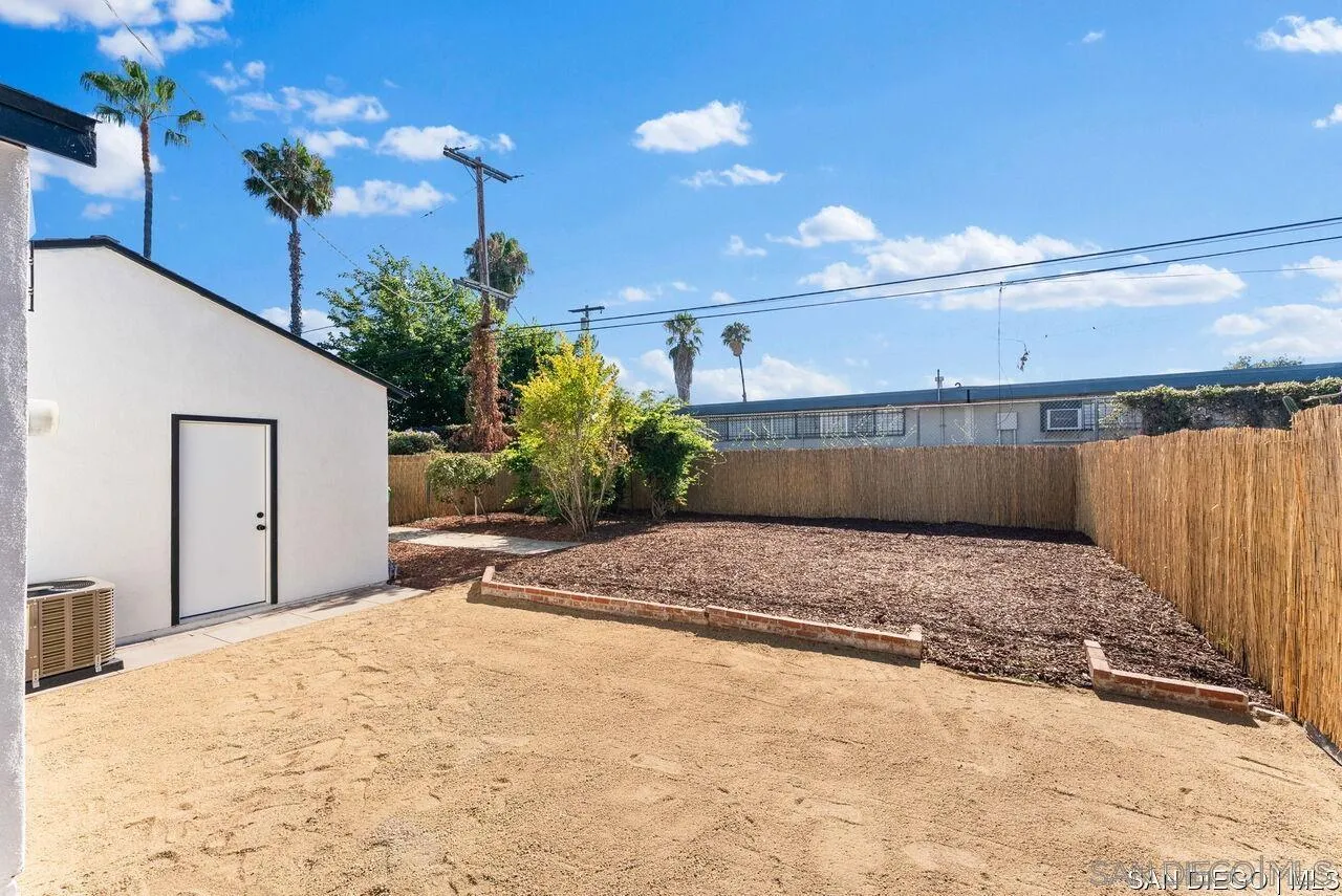 https://cdn.realtyfeed.com/cdn/127/250040003/90d247b5342fb35f12b792e92a3c127d.webp