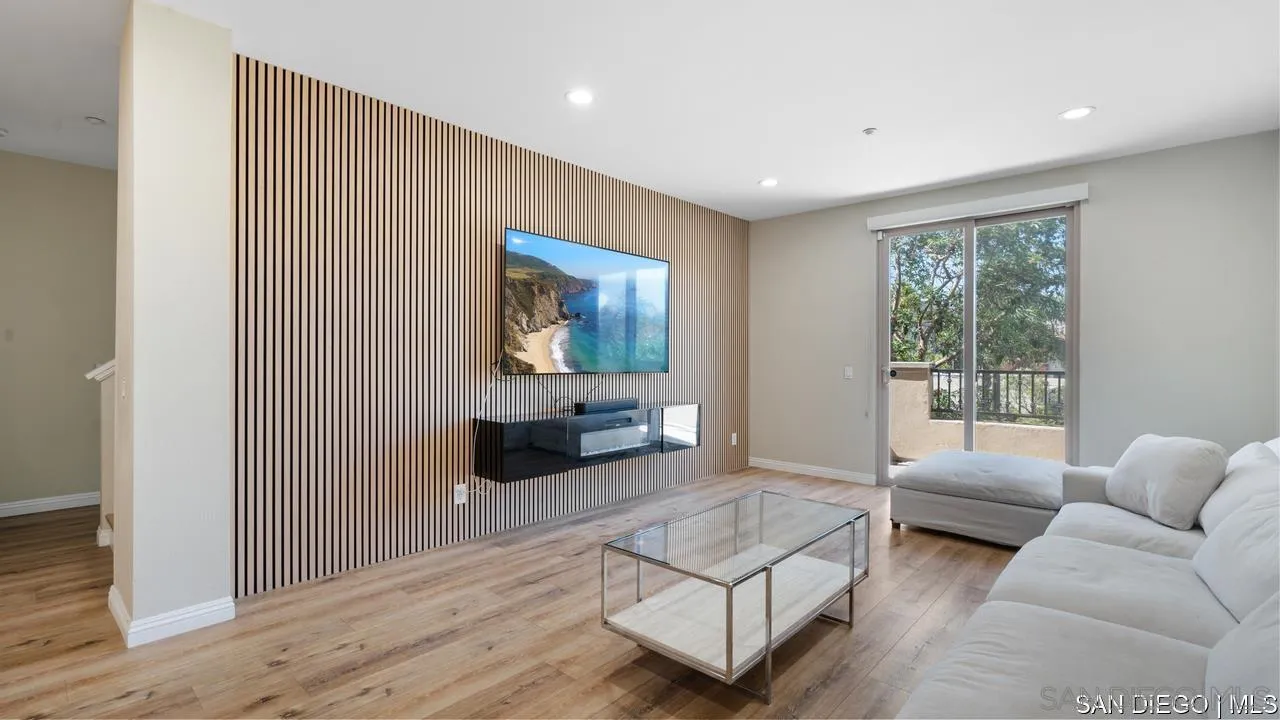 Photo #3: 250040005 Listing 