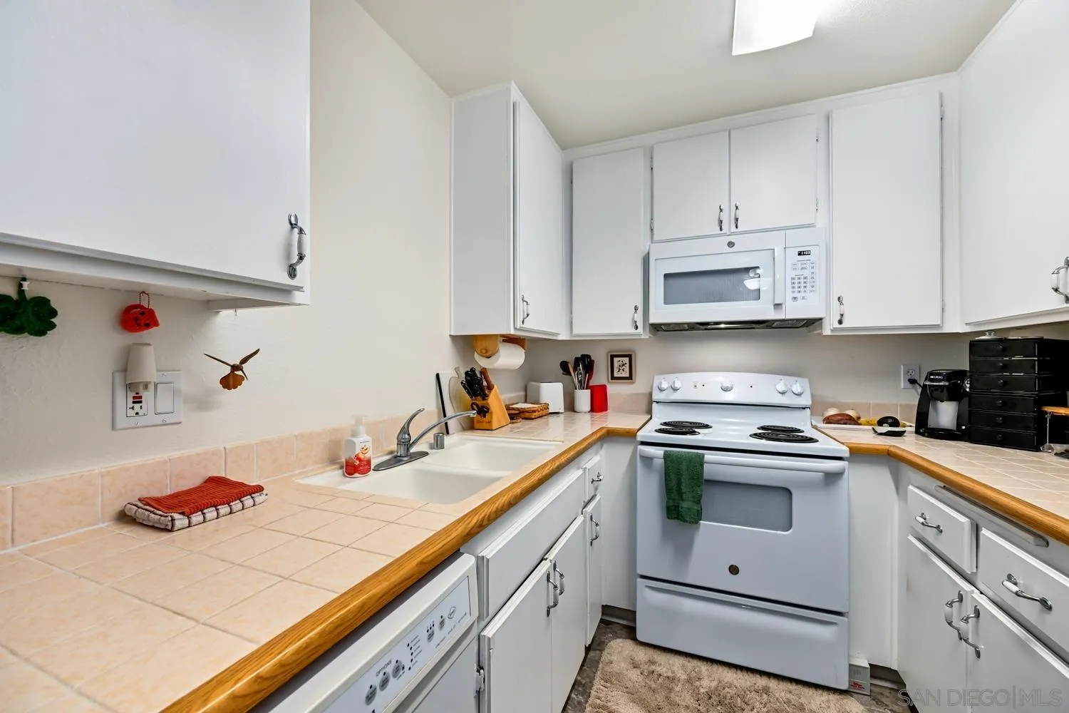 https://cdn.realtyfeed.com/cdn/127/250040006/02b86c0bbfed02e28a273c2adc4801f5.webp