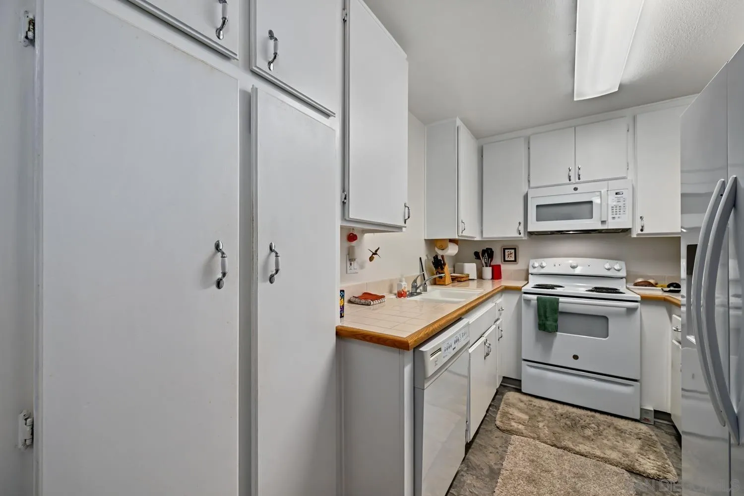 https://cdn.realtyfeed.com/cdn/127/250040006/7d93f812bba0b35acc7339ec1b9daa09.webp