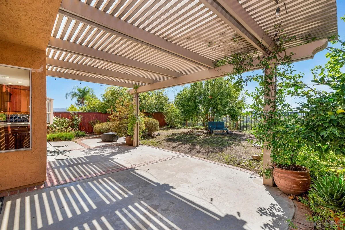 https://cdn.realtyfeed.com/cdn/127/250040007/49d65784ce02de957f83e4d65b055f9e.webp