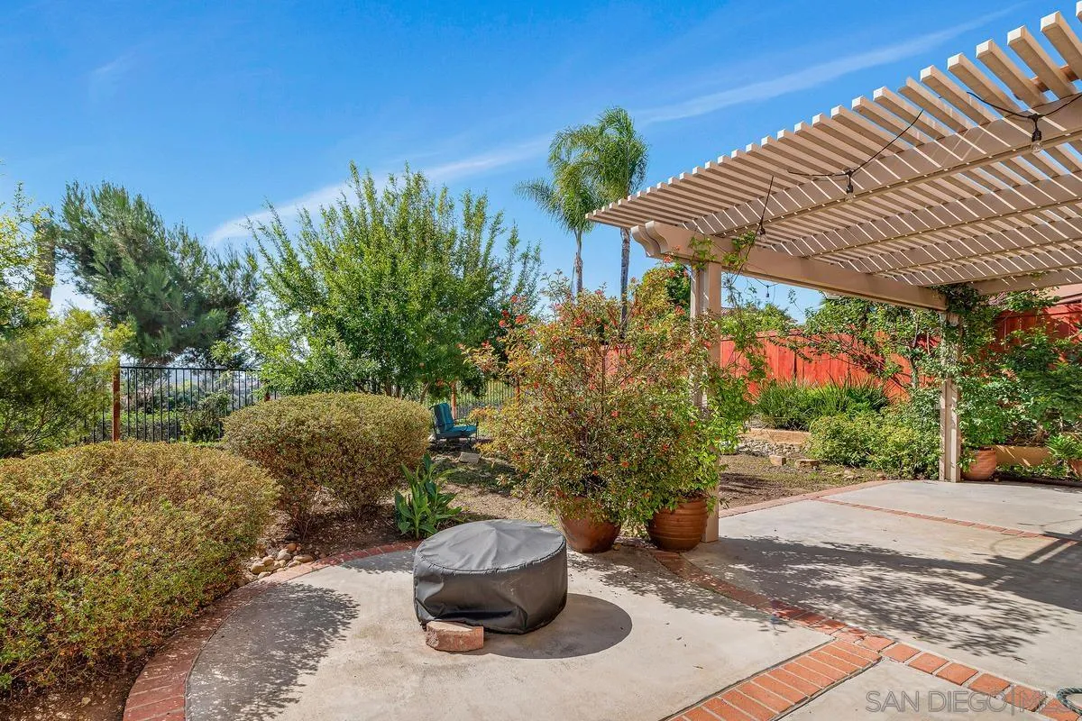https://cdn.realtyfeed.com/cdn/127/250040007/5f112e60a15b75761f1db0e75c21f95c.webp