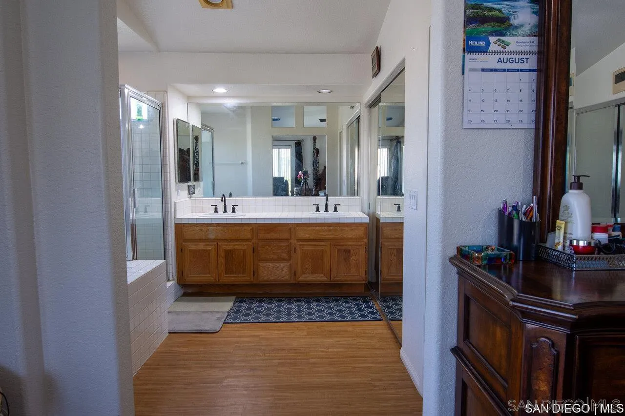 https://cdn.realtyfeed.com/cdn/127/250040013/43a8347ba876f8fc11cccef122321d12.webp
