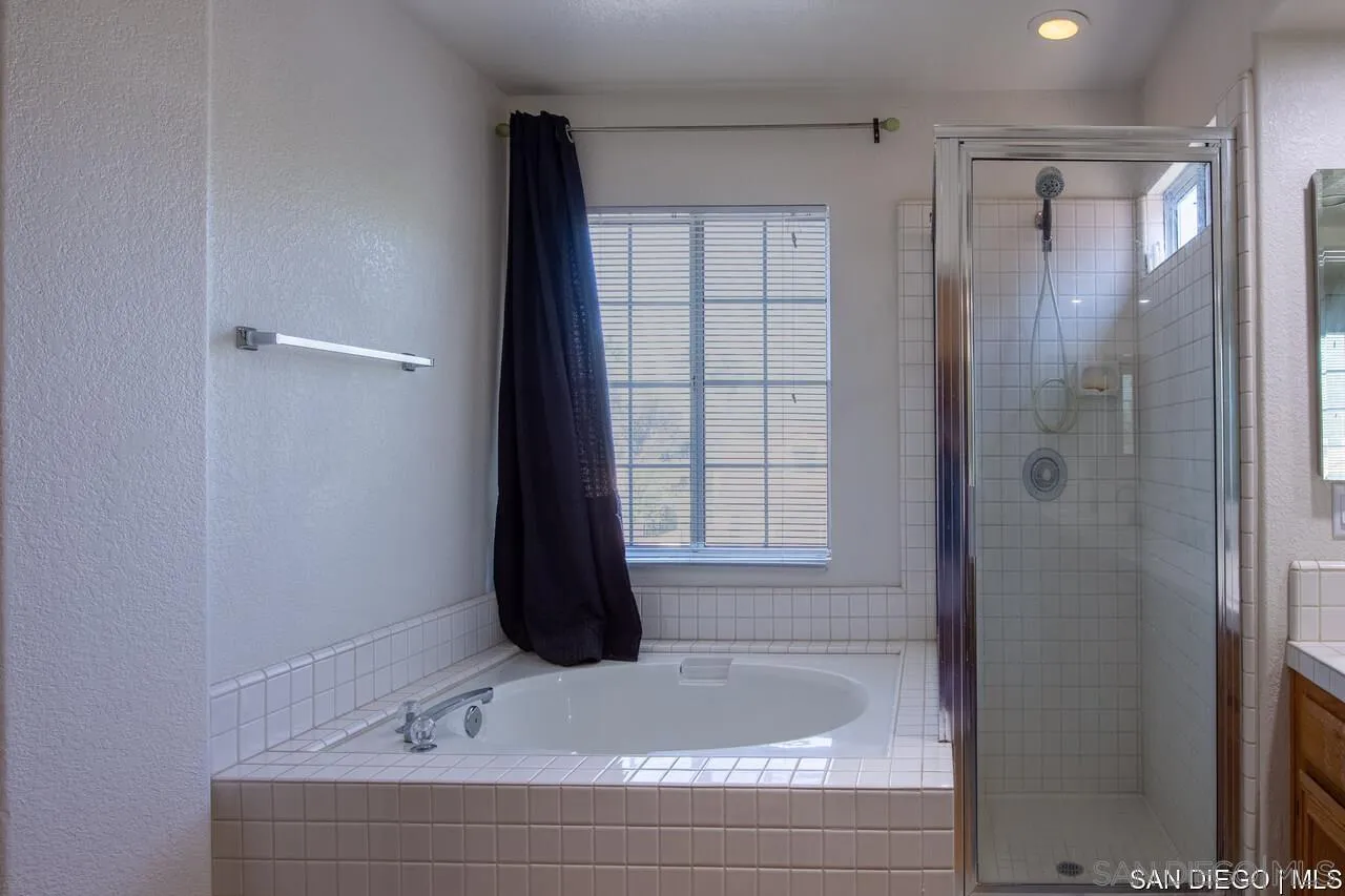 https://cdn.realtyfeed.com/cdn/127/250040013/9b2bc1b4f52f3b091531097281f3b745.webp