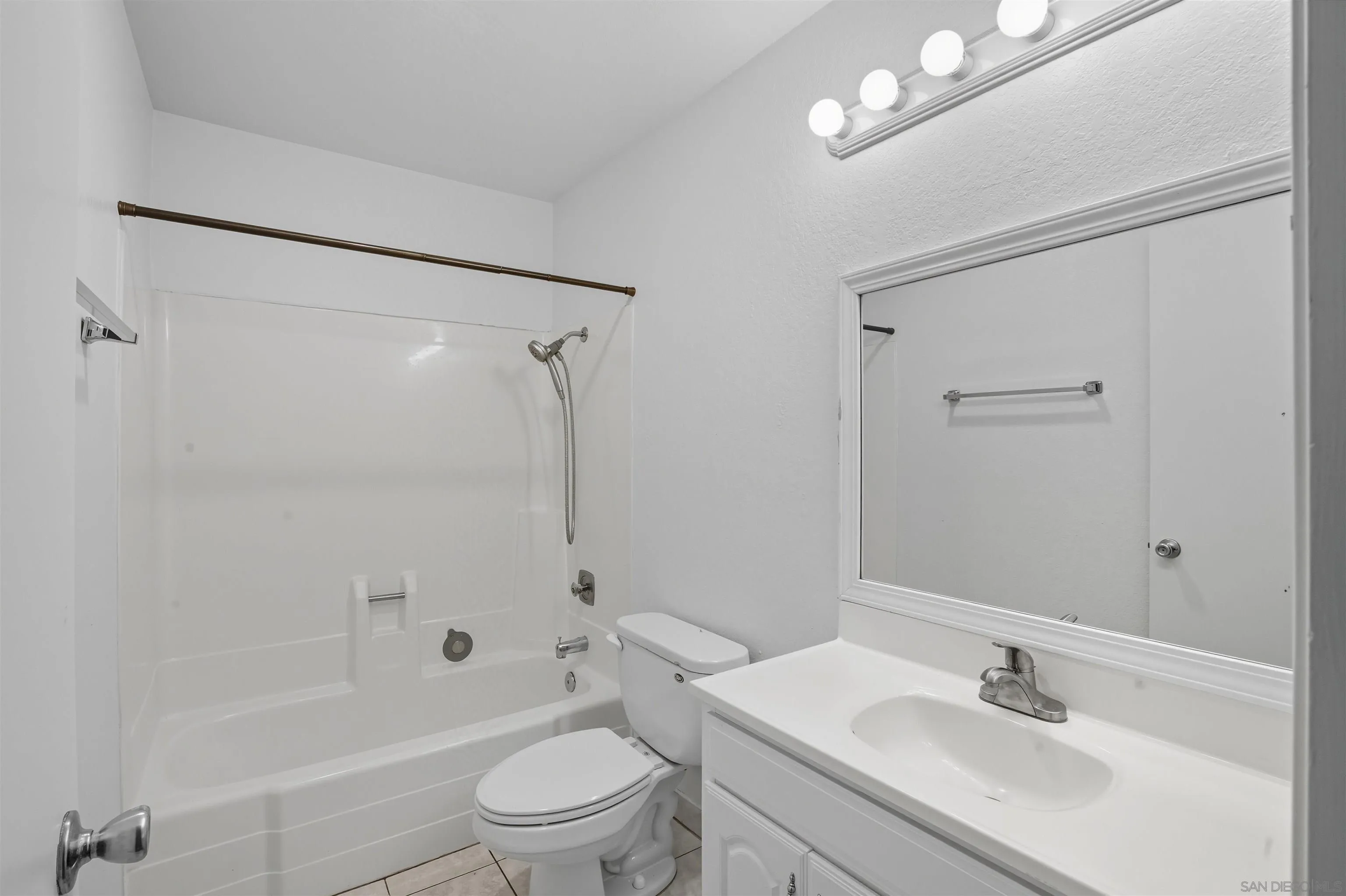 https://cdn.realtyfeed.com/cdn/127/250040016/6ccb6ea2871f37135989661f85565b6a.webp