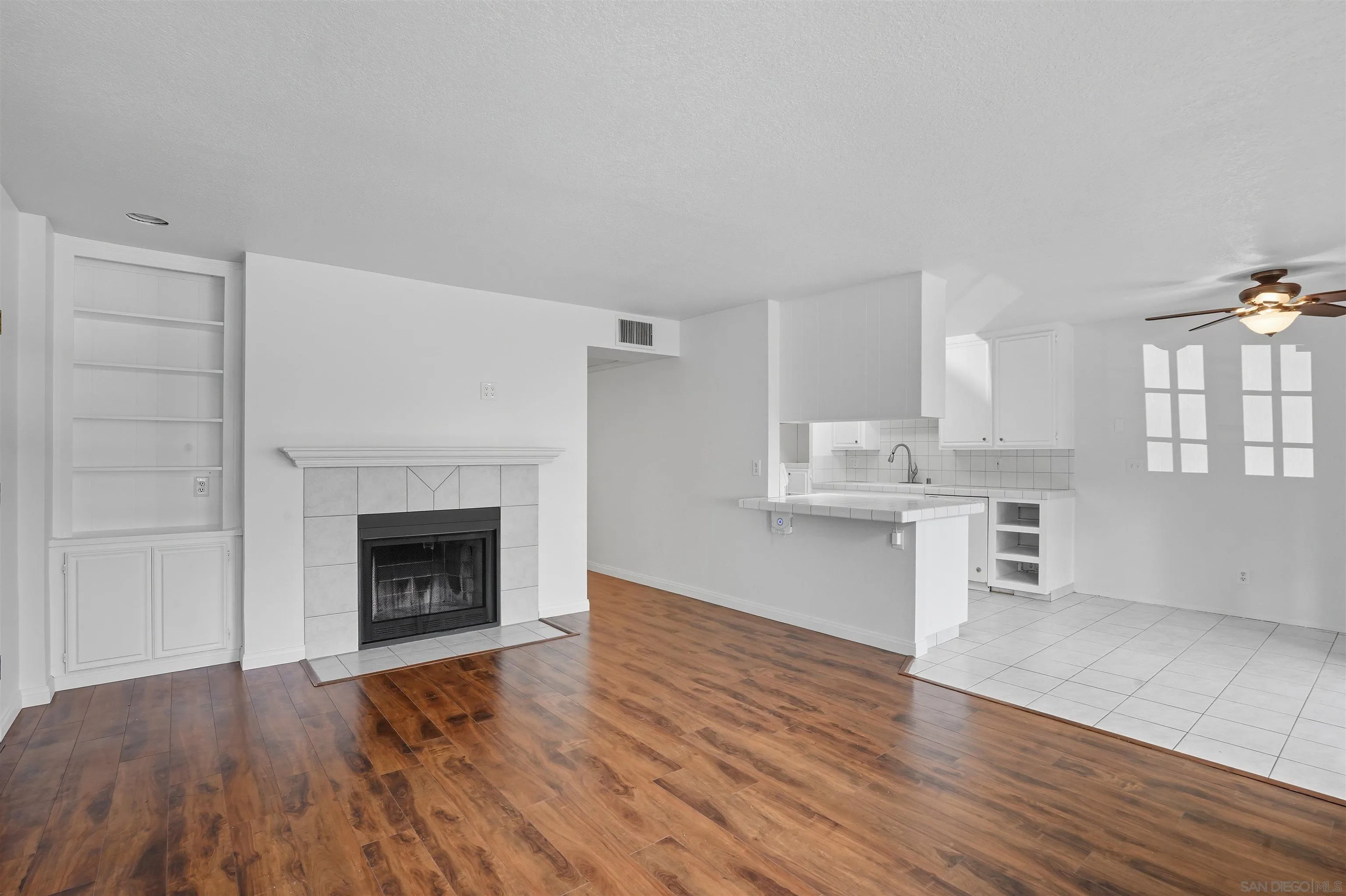 https://cdn.realtyfeed.com/cdn/127/250040016/85b20c0cf2837e65402cc32e7a232ca3.webp