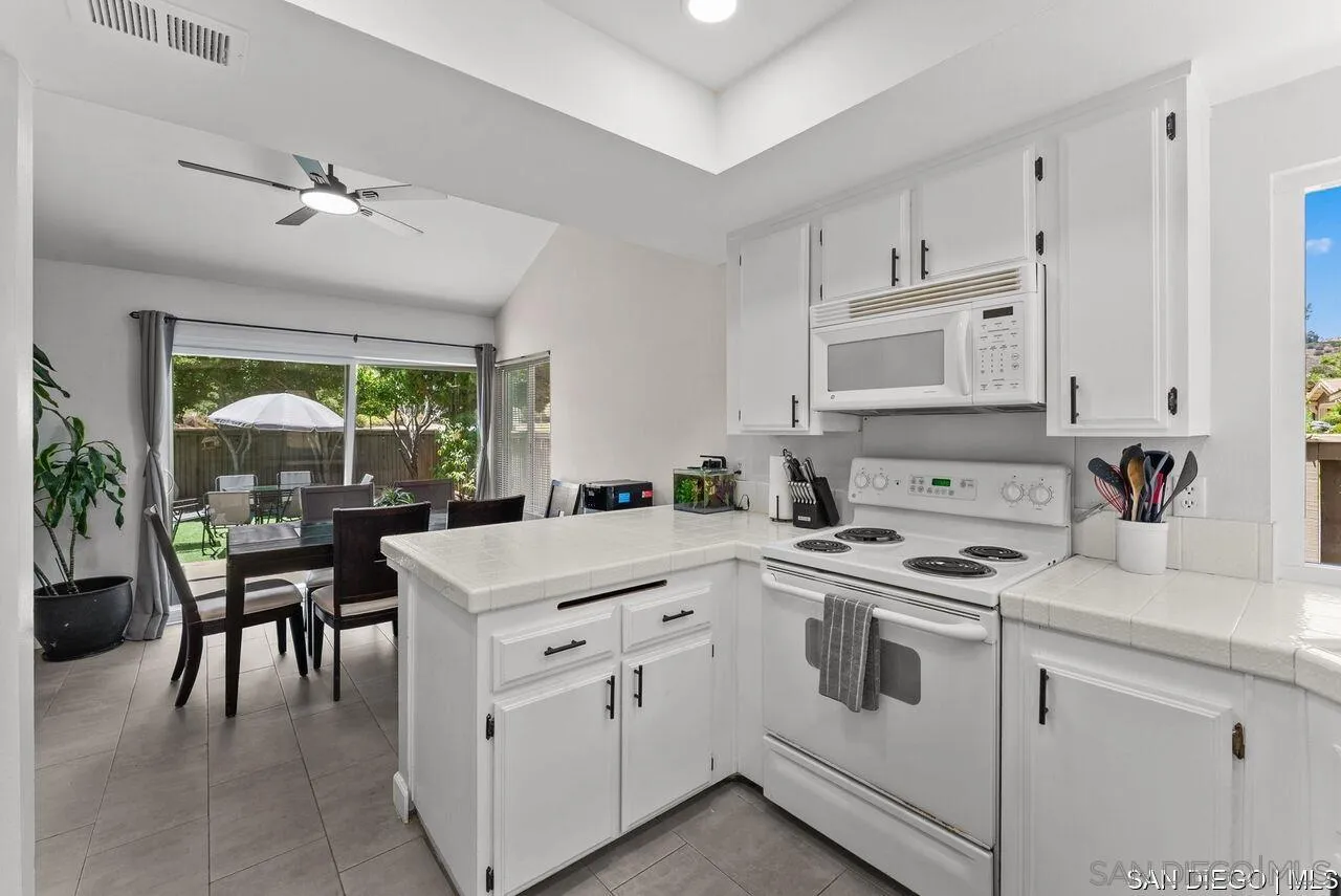 Photo #11: 250040017 Listing: Photo #11
