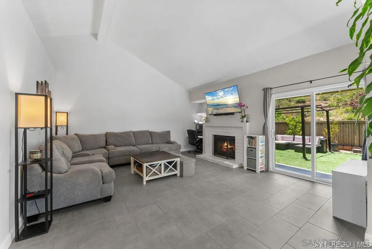Photo #4: 250040017 Listing 