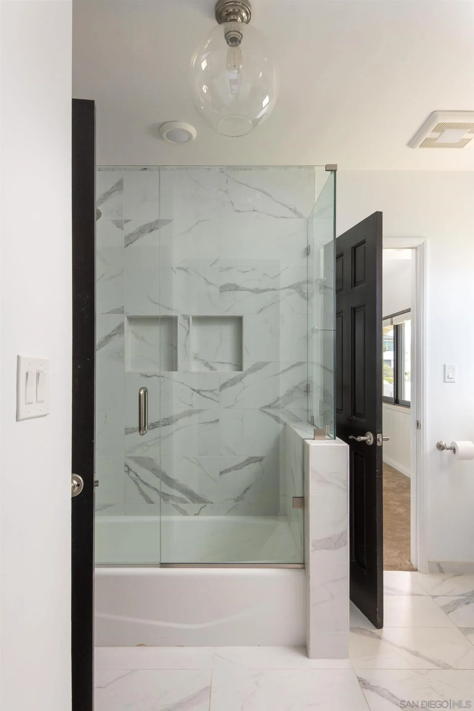 https://cdn.realtyfeed.com/cdn/127/250040020/9ddf7d1ca40a97c750eab39030e2ea62.webp